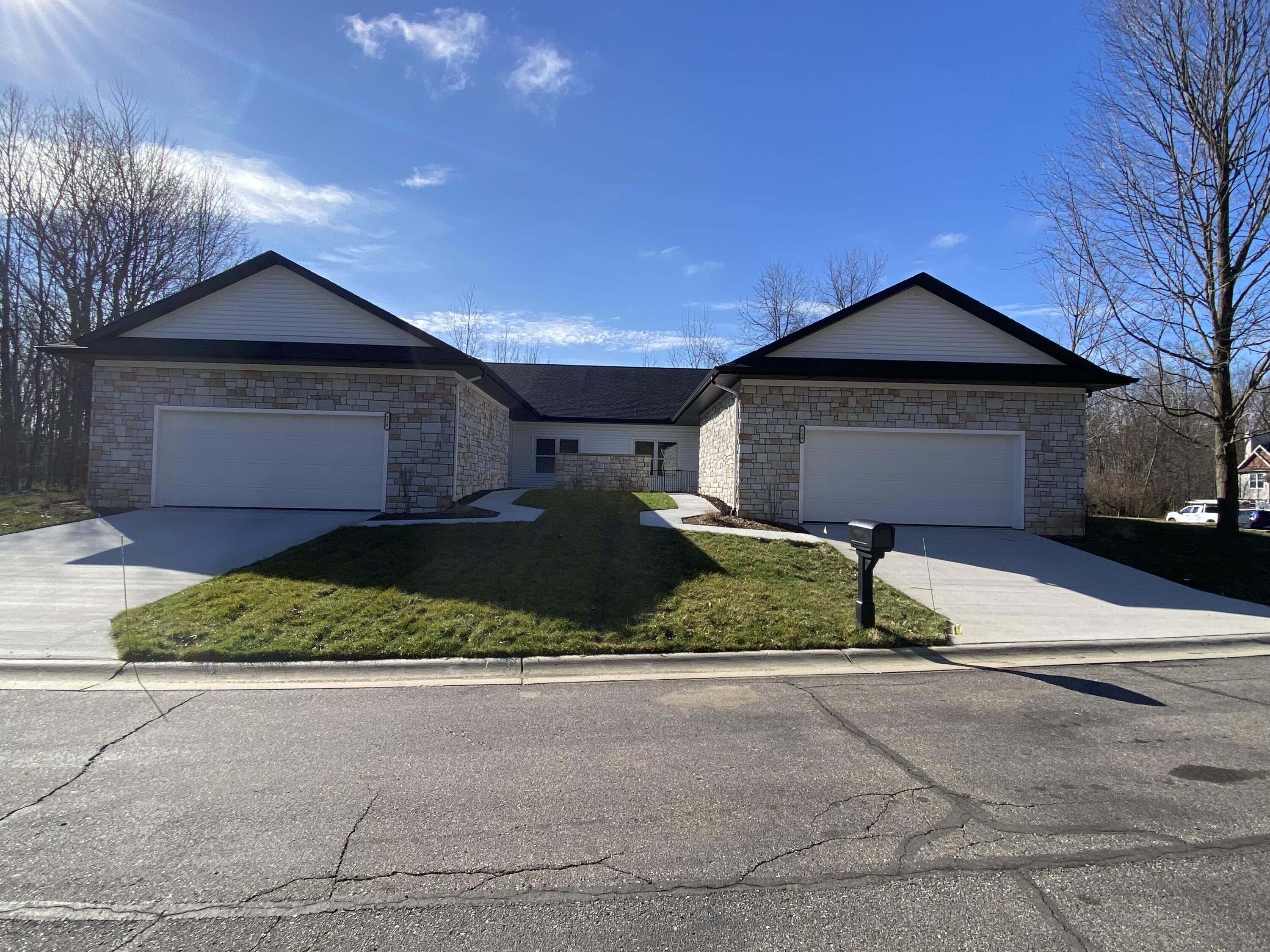 725 Violet Way Property Photo 1