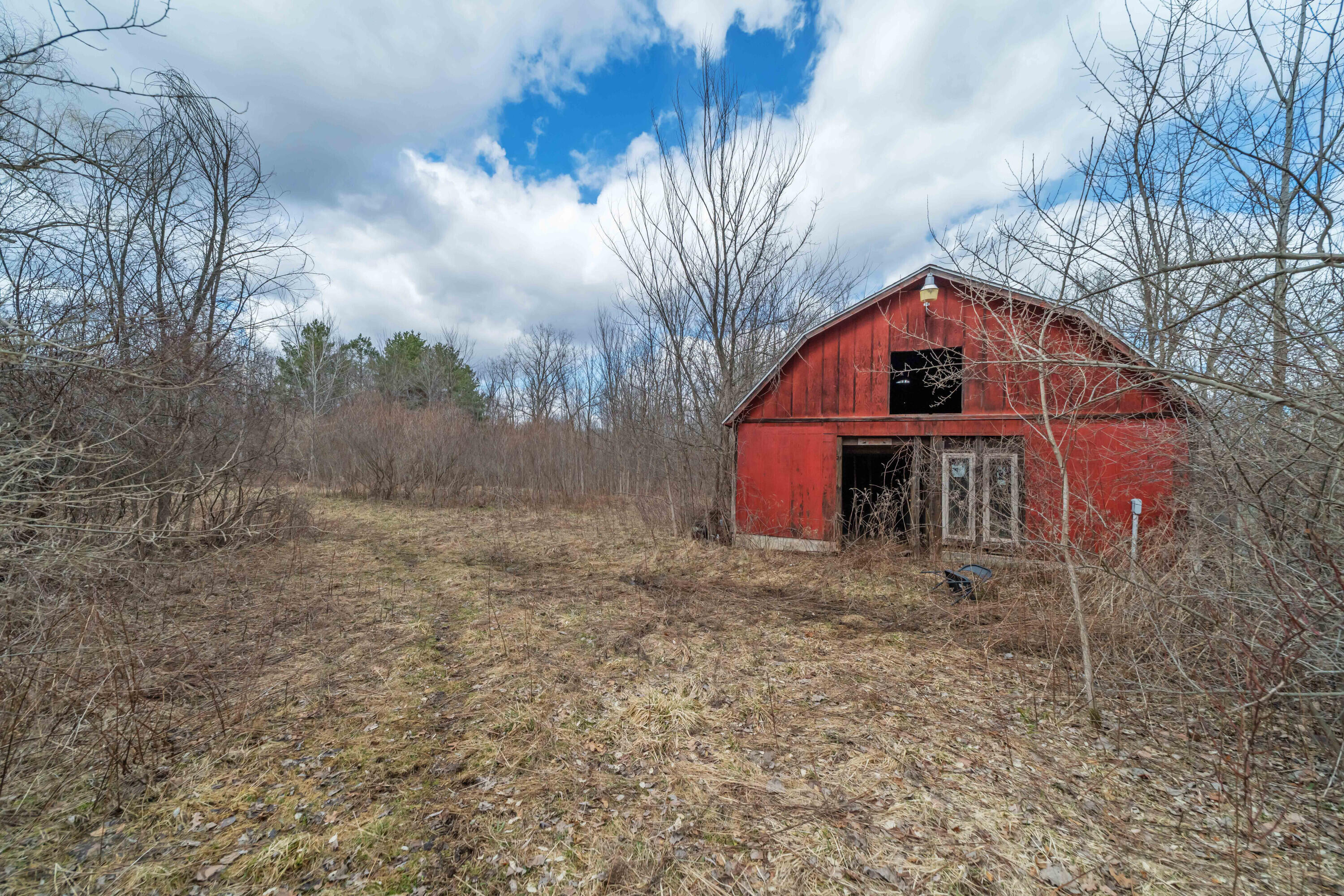 2725 S Duck Lake Road Property Photo 10