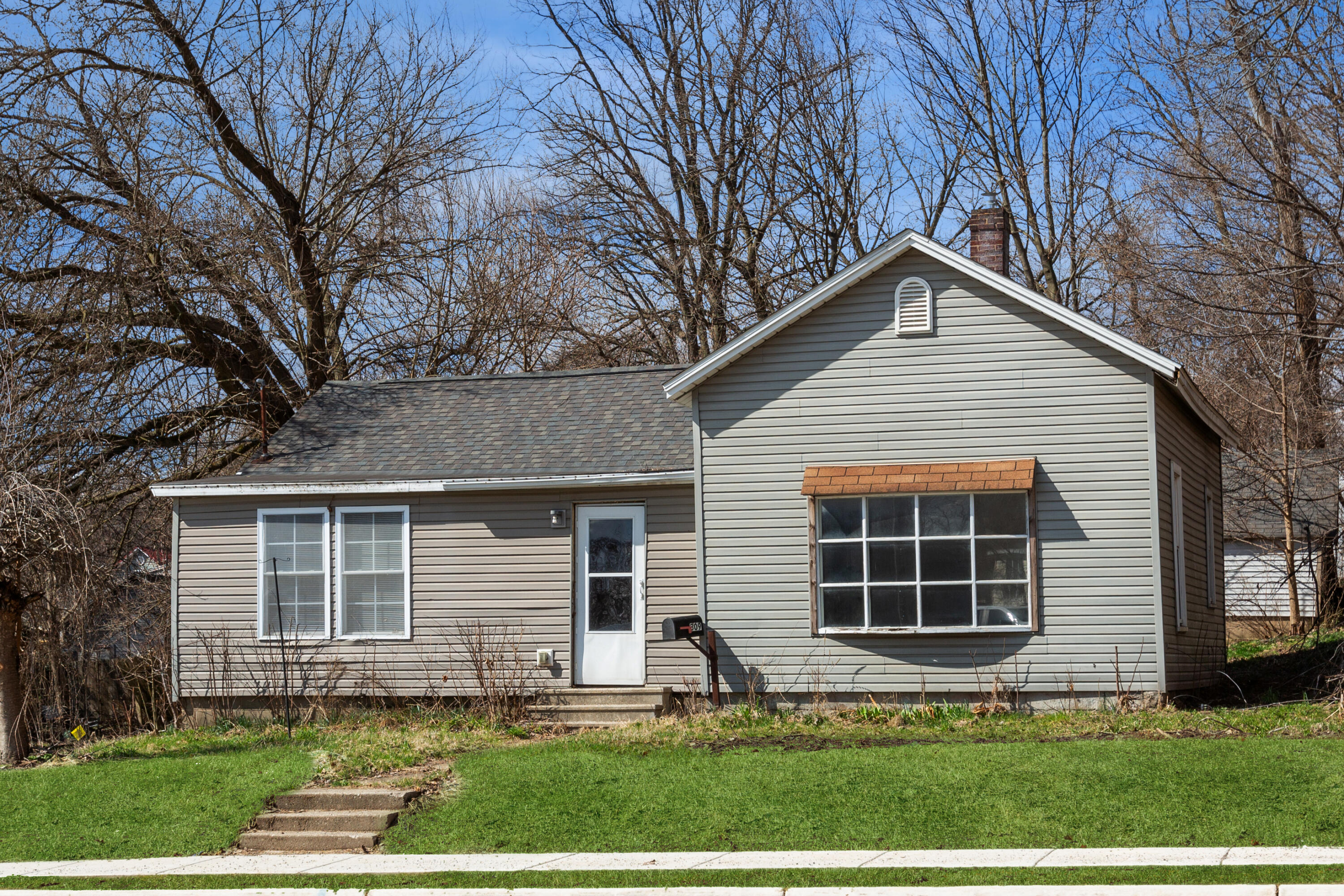 309 N Red Bud Trail Property Photo 1