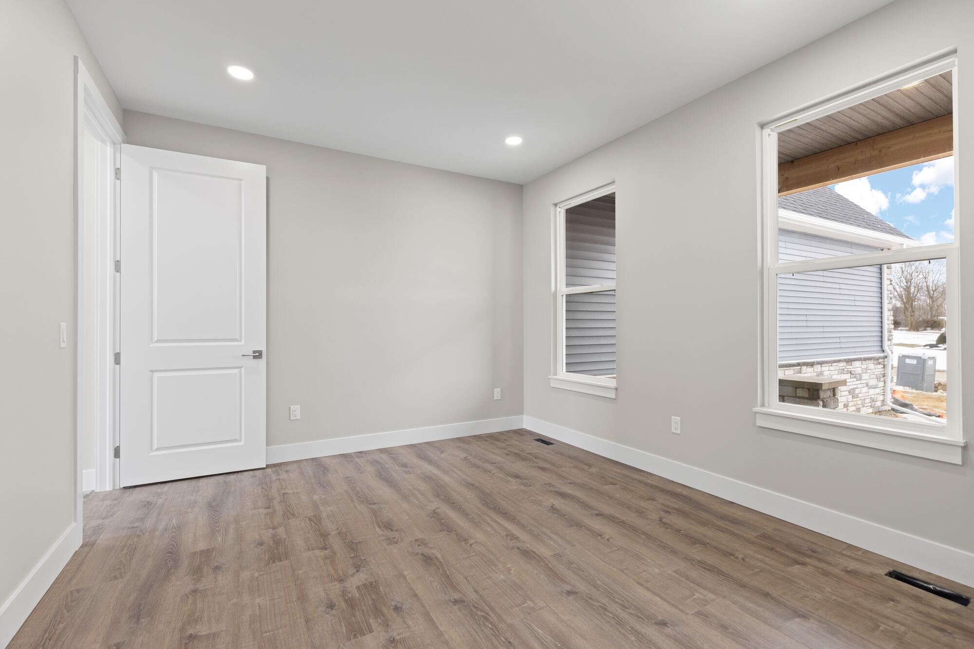 4823 Thompson Heights Drive Property Photo 14