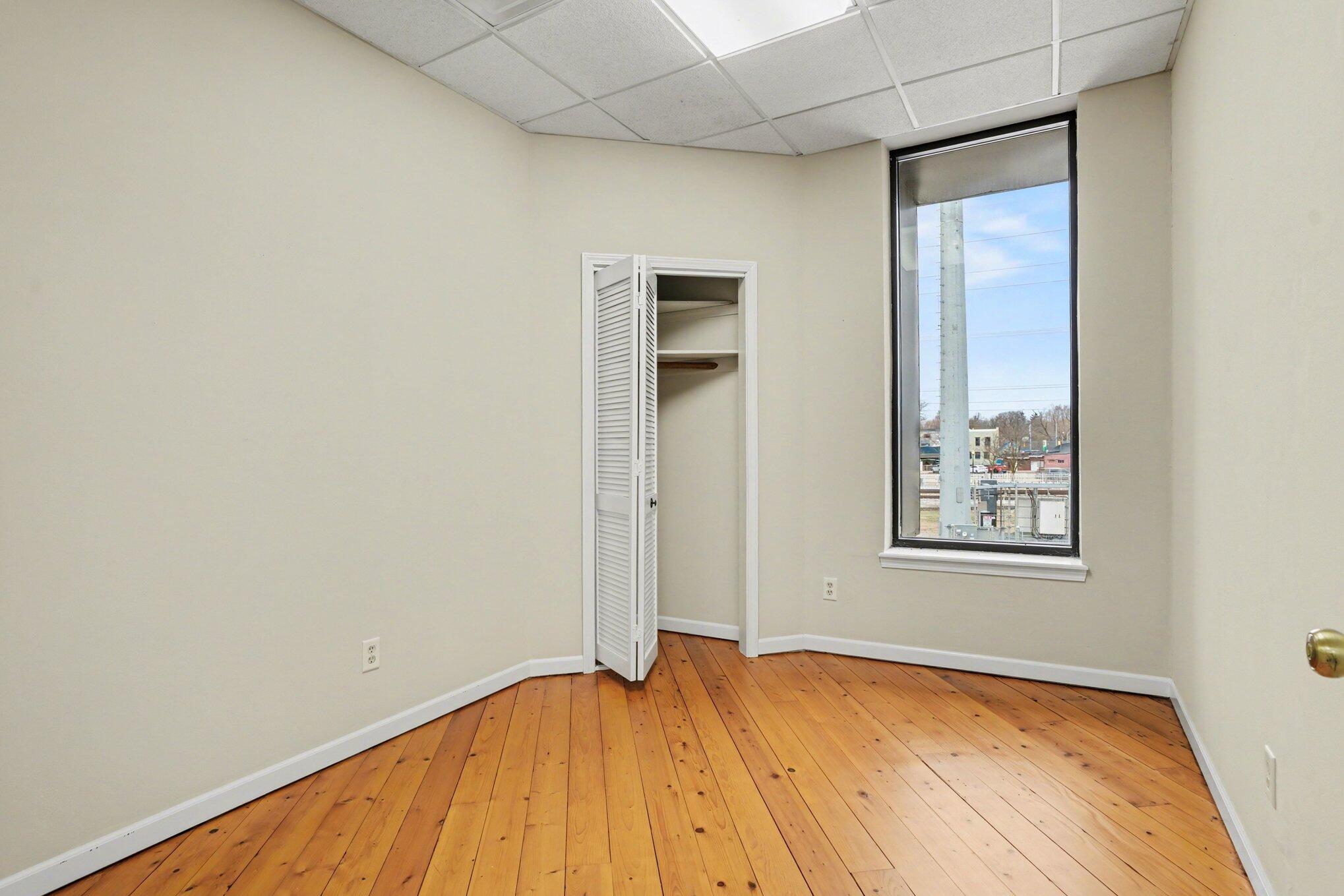 100 Lagrange Street Property Photo 7