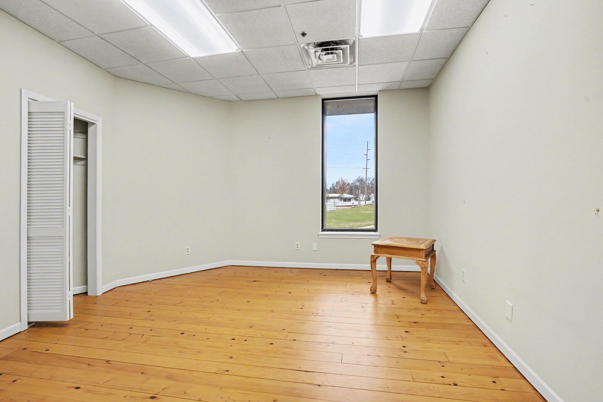 100 Lagrange Street Property Photo 10