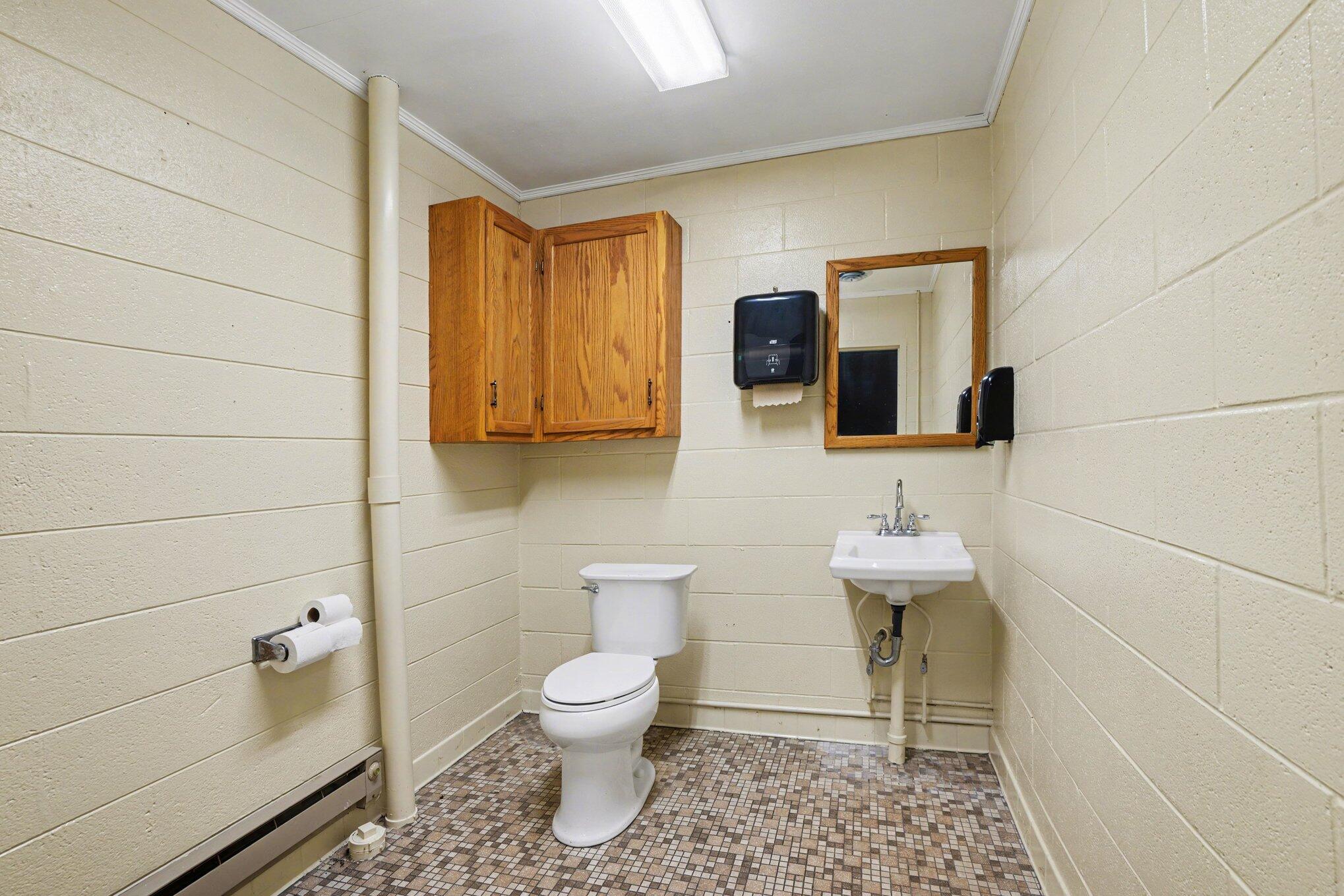 100 Lagrange Street Property Photo 19