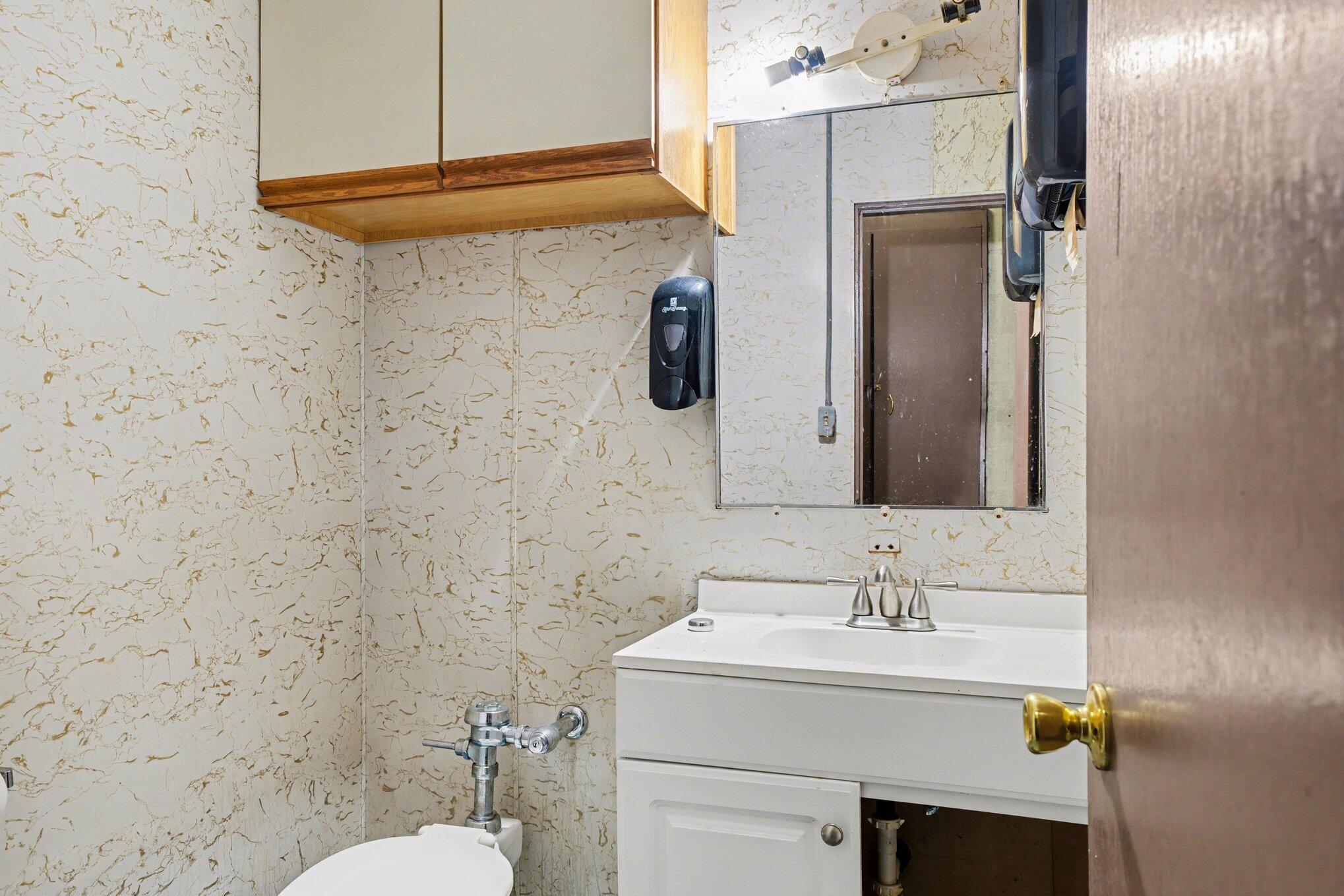 100 Lagrange Street Property Photo 22
