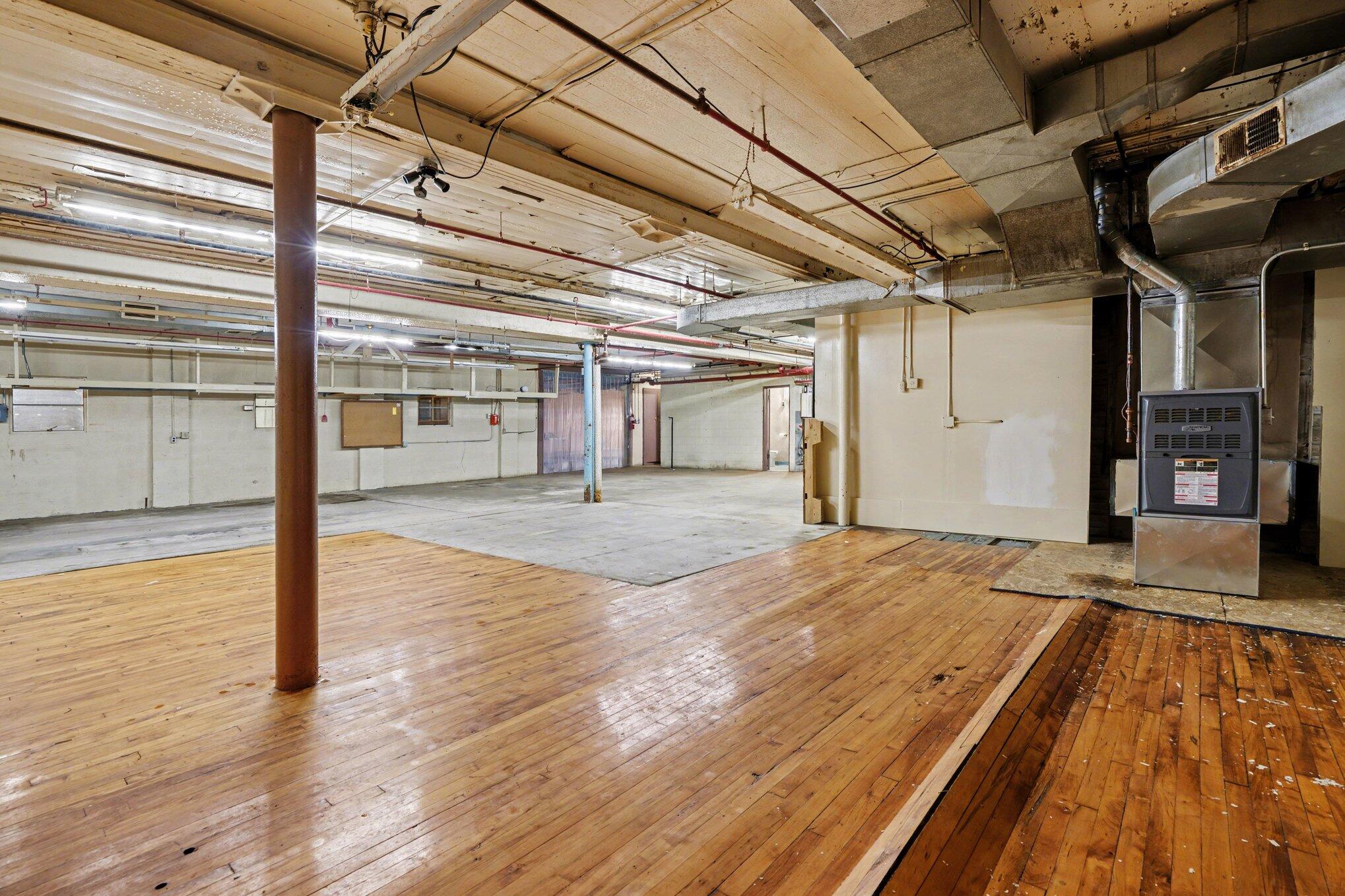 100 Lagrange Street Property Photo 23