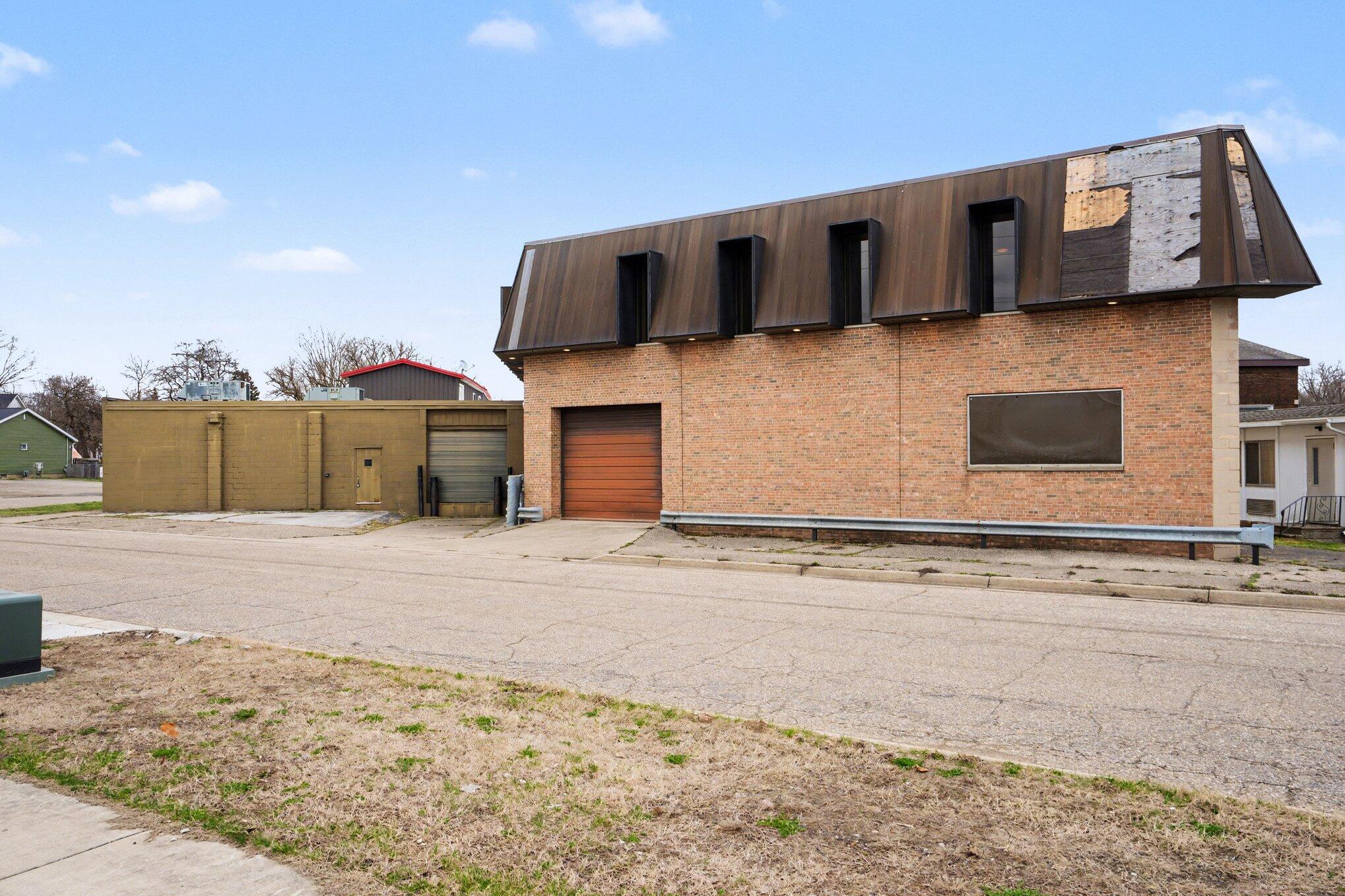100 Lagrange Street Property Photo 34