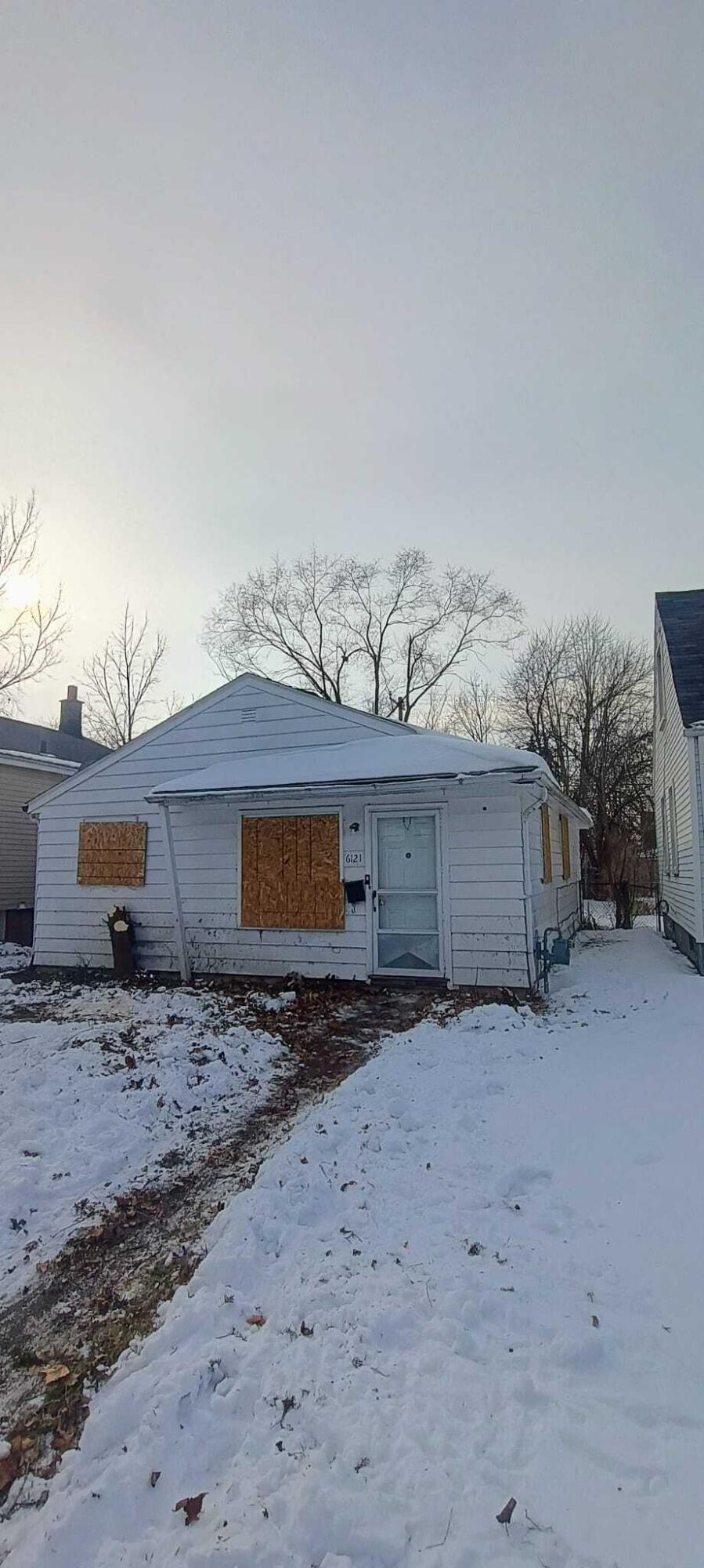 6121 Plainview Avenue Property Photo 3