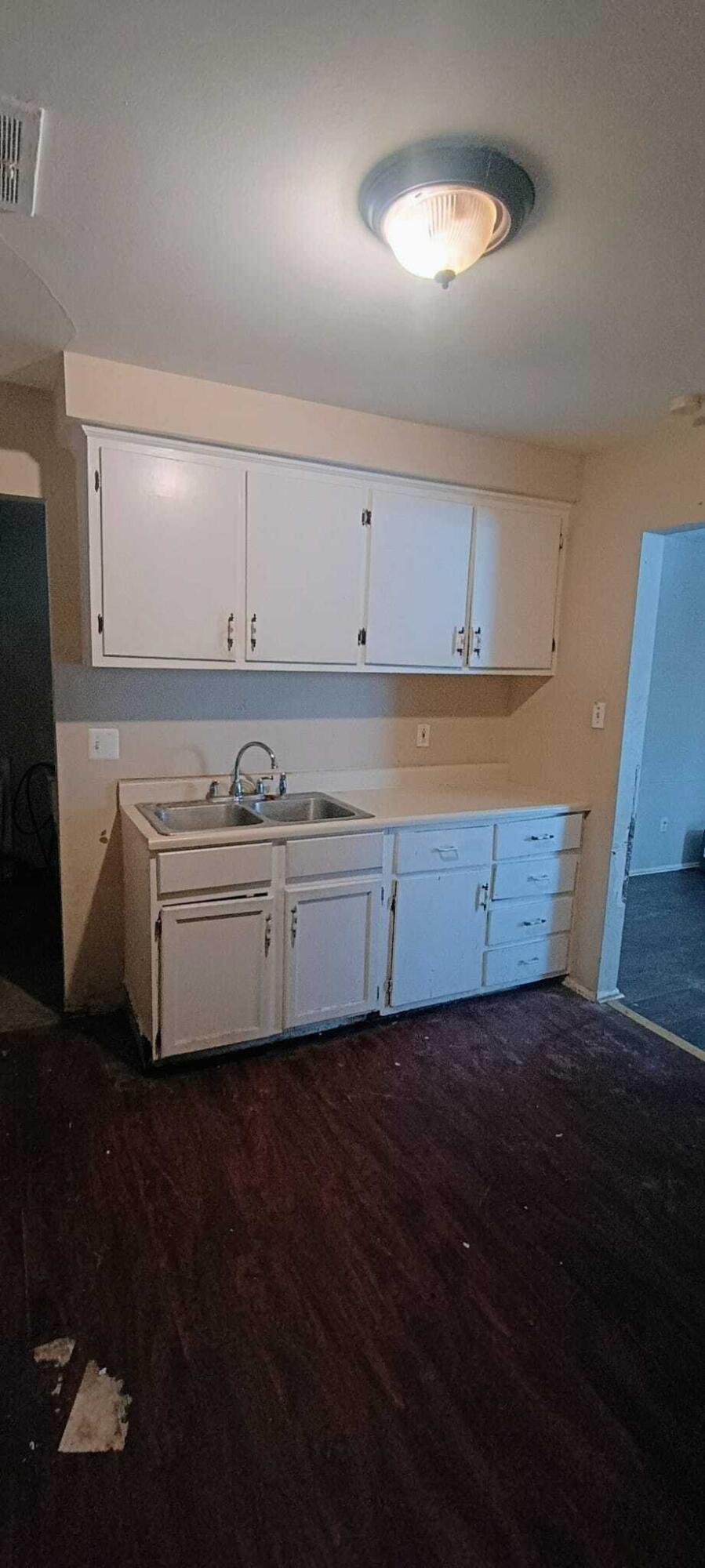 6121 Plainview Avenue Property Photo 7
