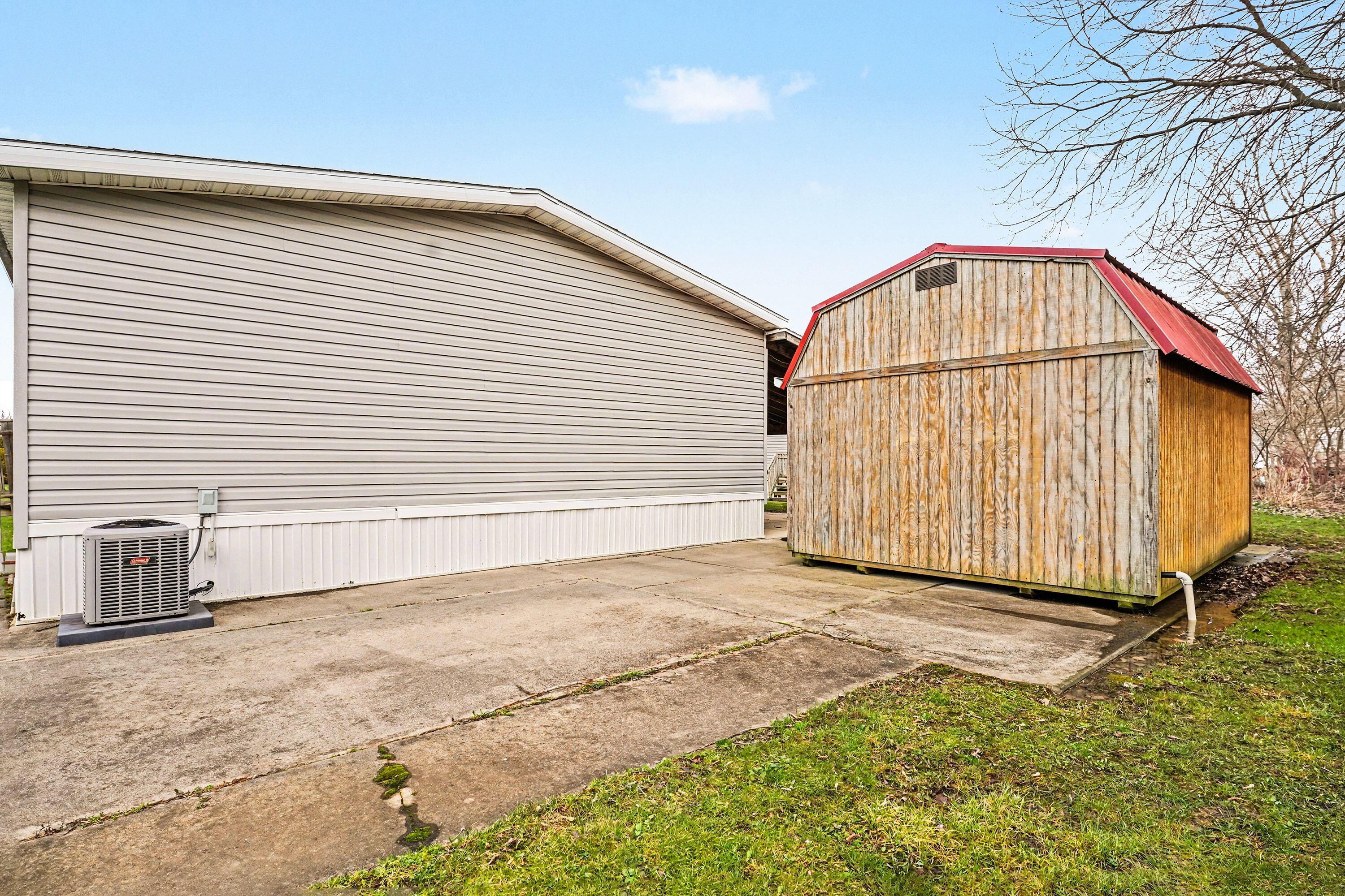 7604 Red Arrow Highway 149 Property Photo 3