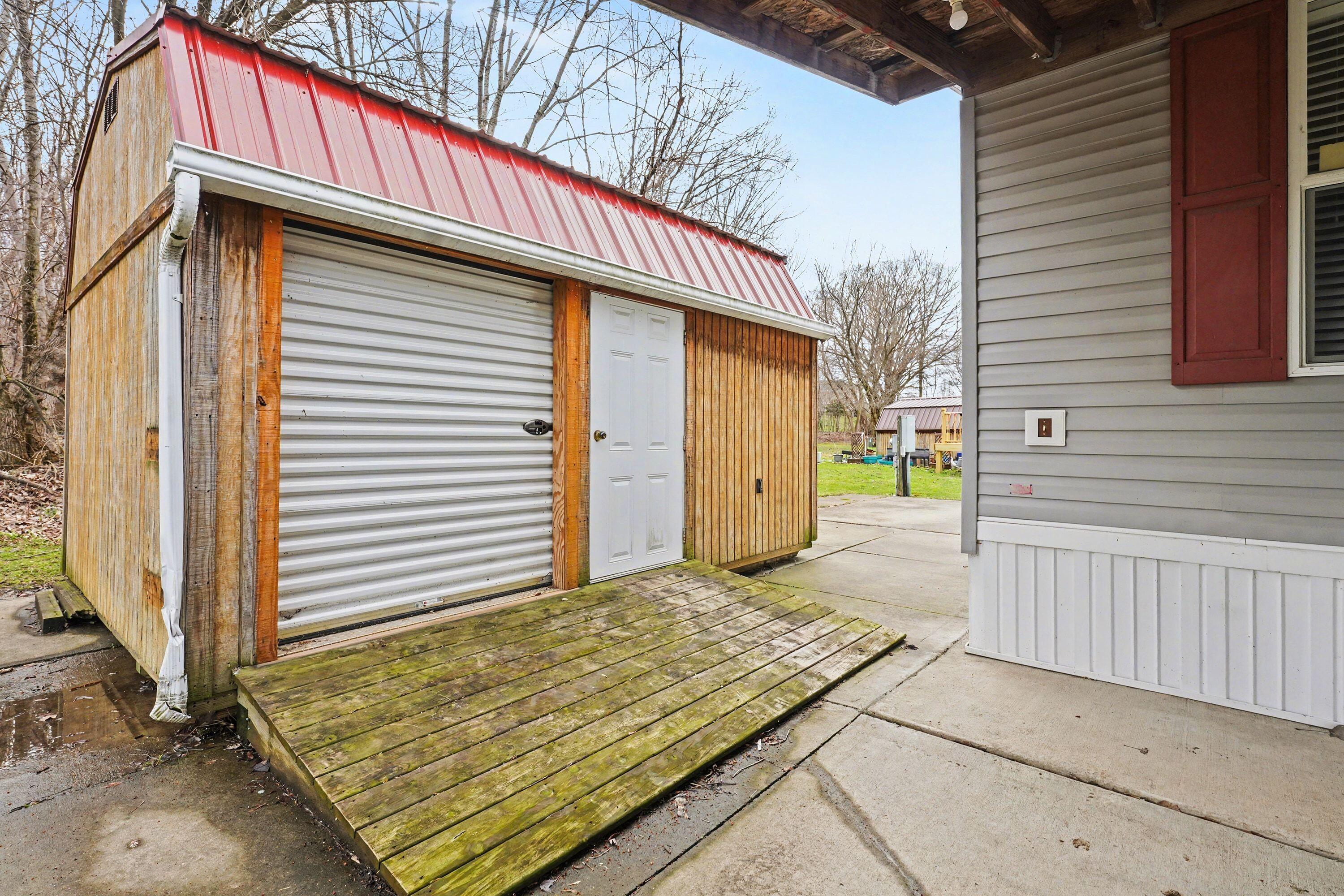 7604 Red Arrow Highway 149 Property Photo 4