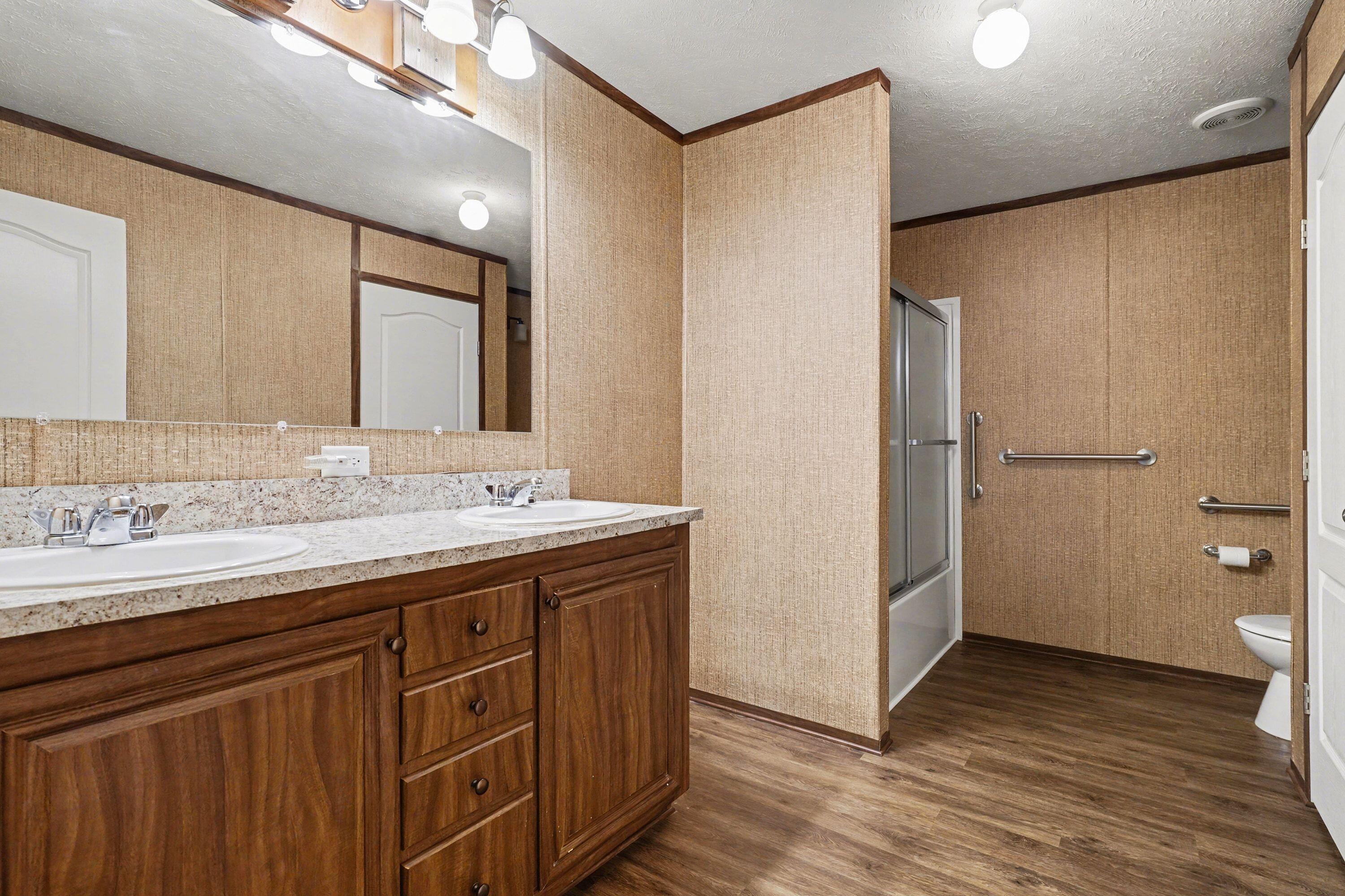 7604 Red Arrow Highway 149 Property Photo 11