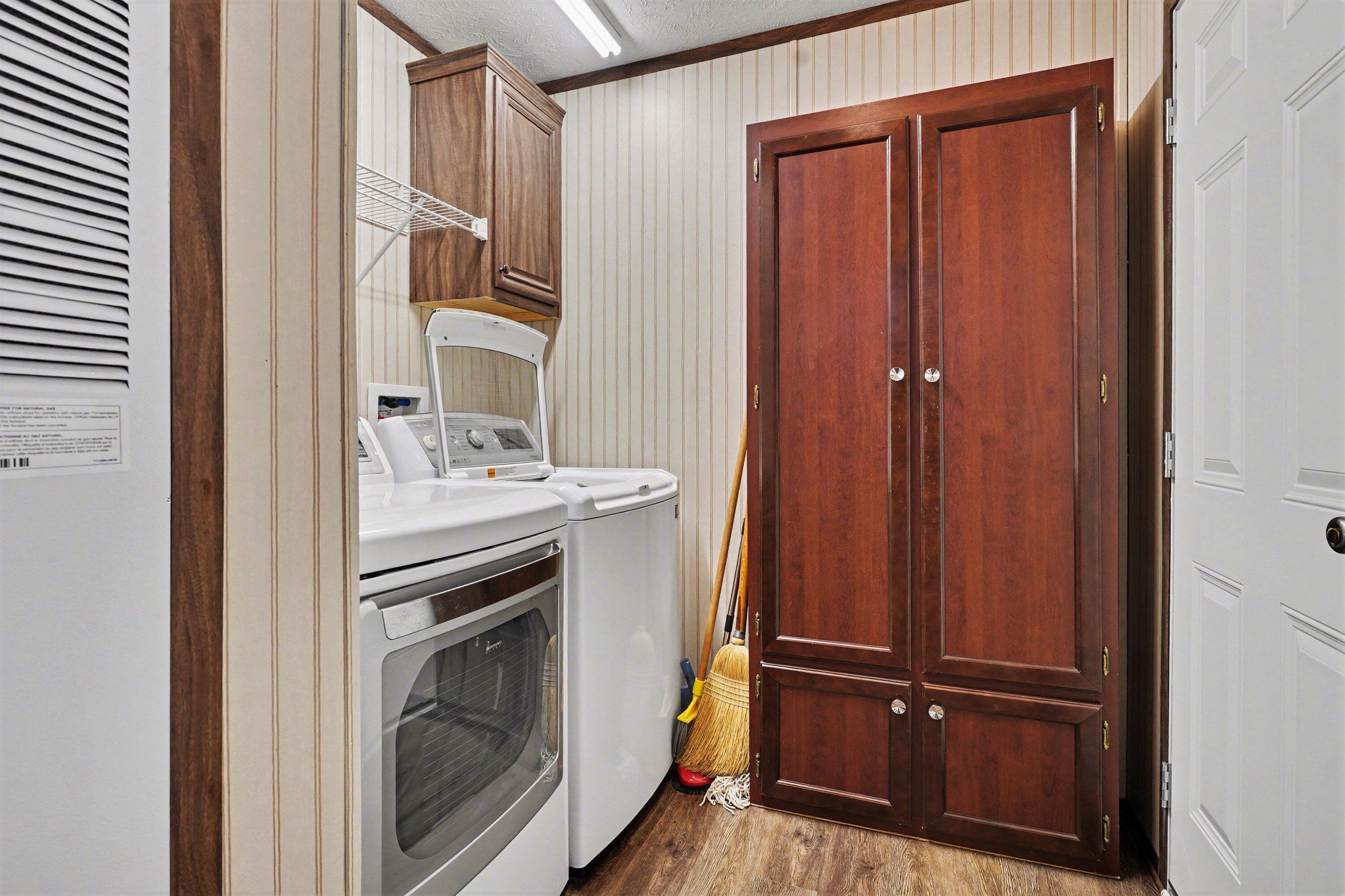 7604 Red Arrow Highway 149 Property Photo 13