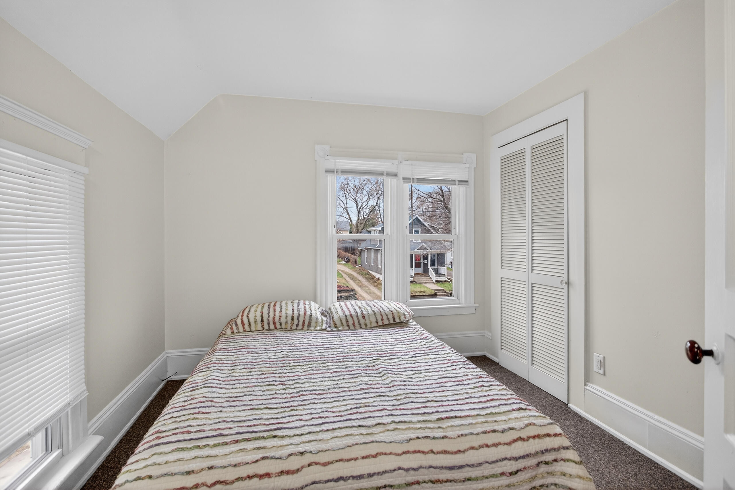609 Webb Street Property Photo 33