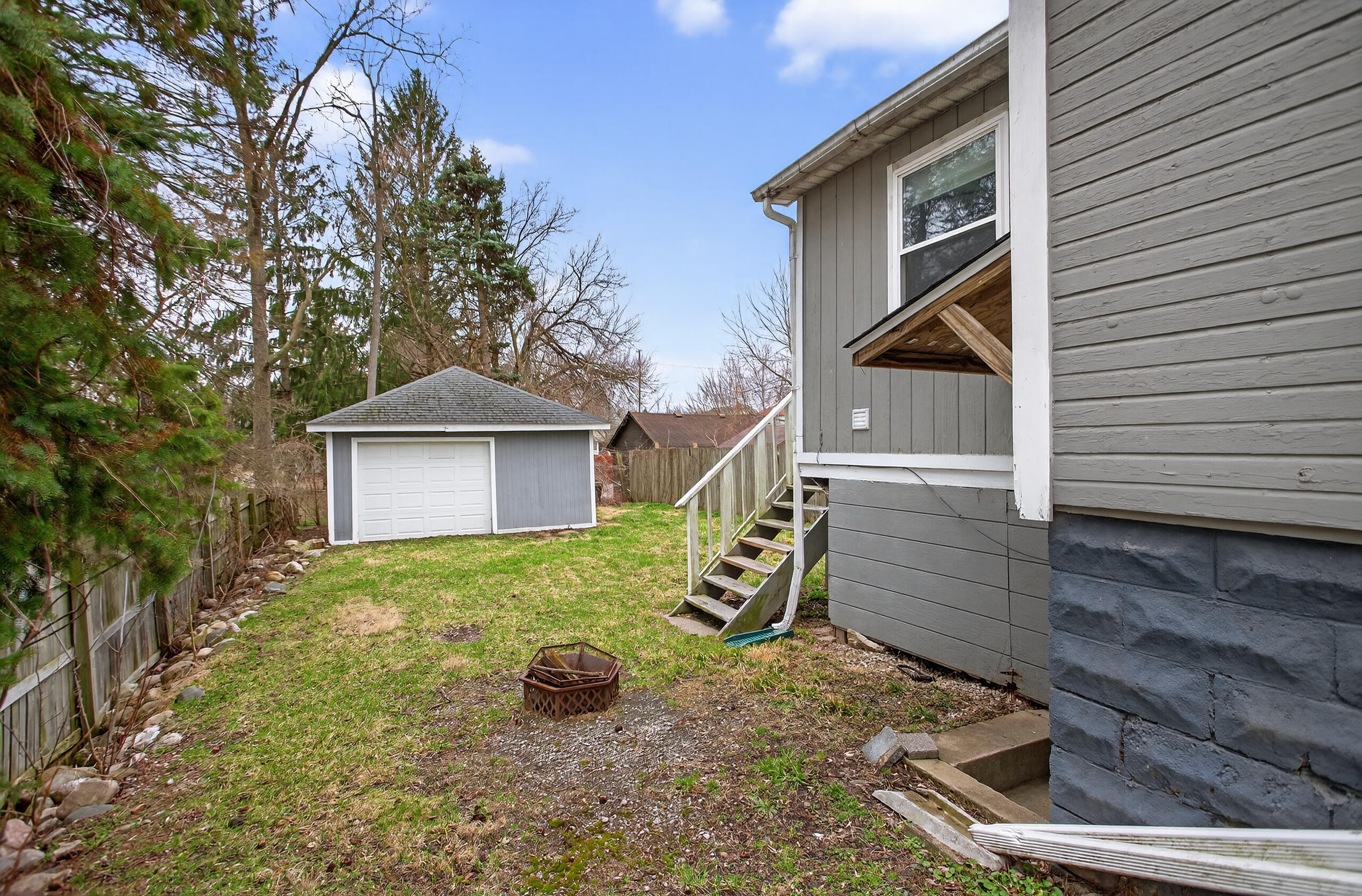 609 Webb Street Property Photo 41