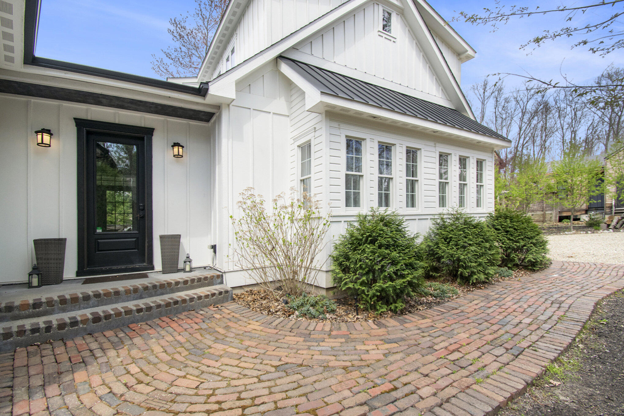16220 Stones Throw Lane Property Photo 6