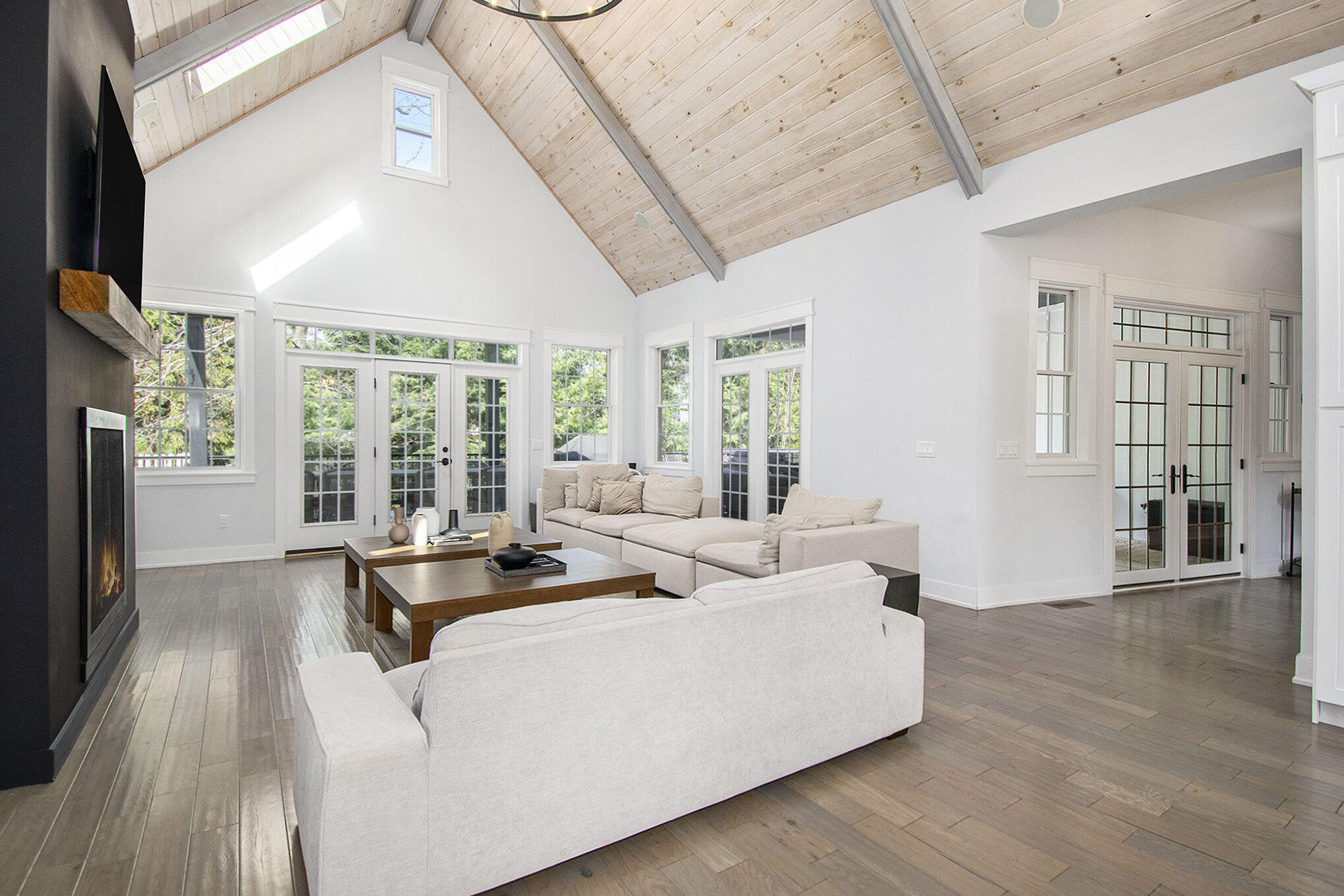 16220 Stones Throw Lane Property Photo 8