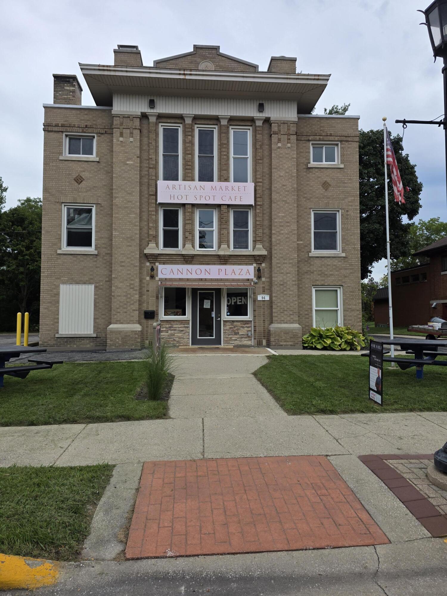 94 N Union Street Property Photo 1