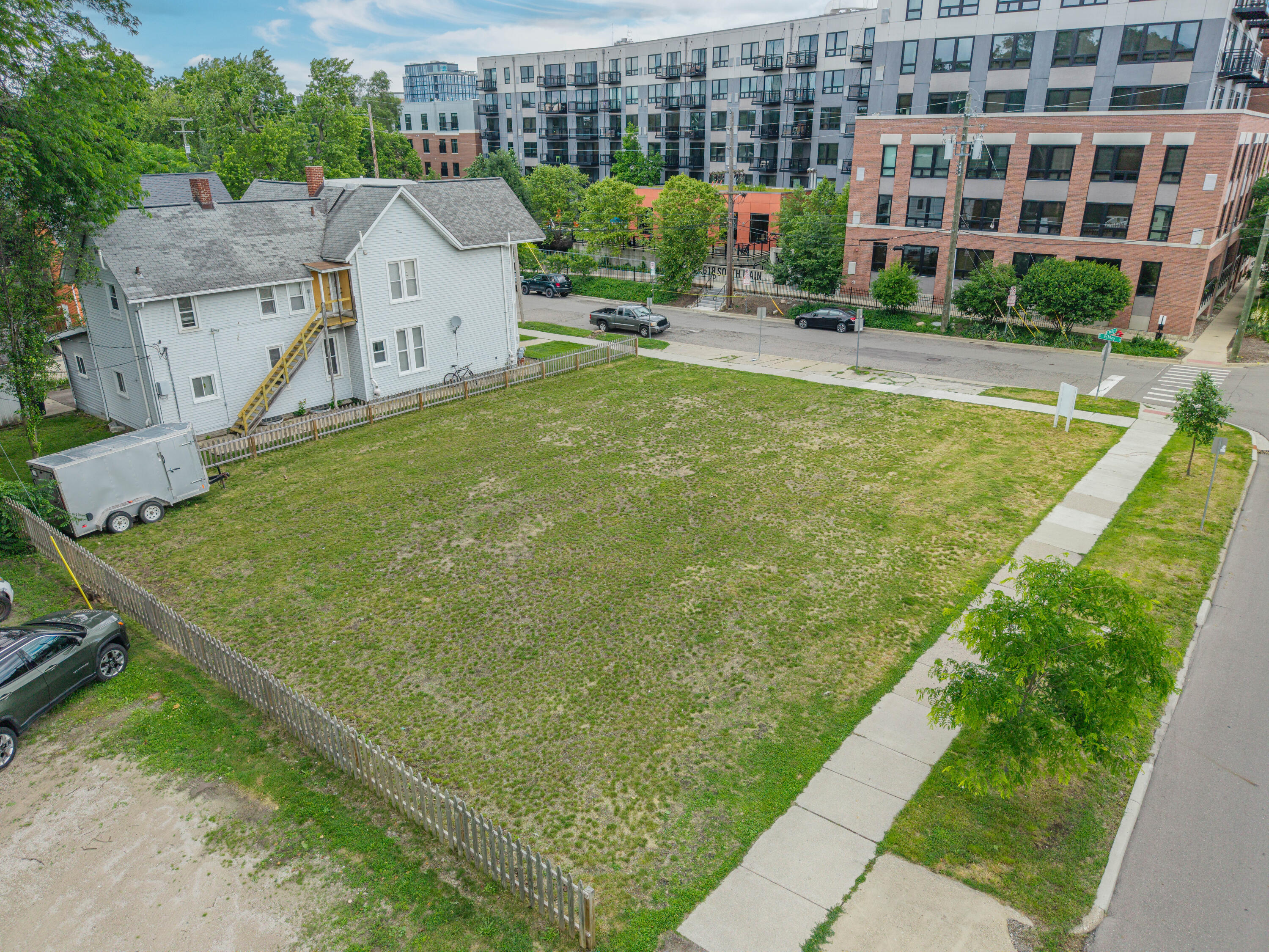 636 S Ashley Street Property Photo 17