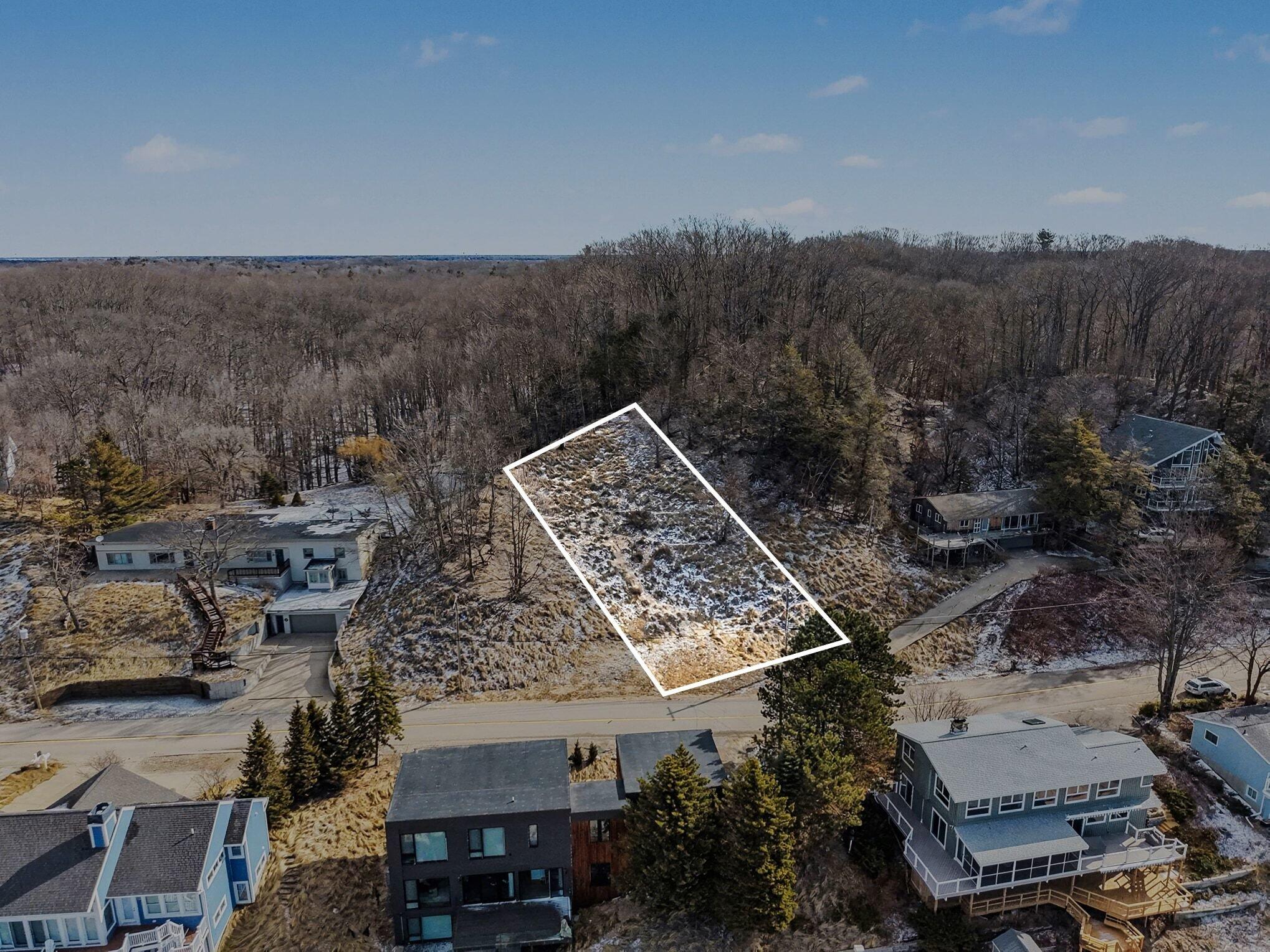 17812 N Shore Estates Road Property Photo 2