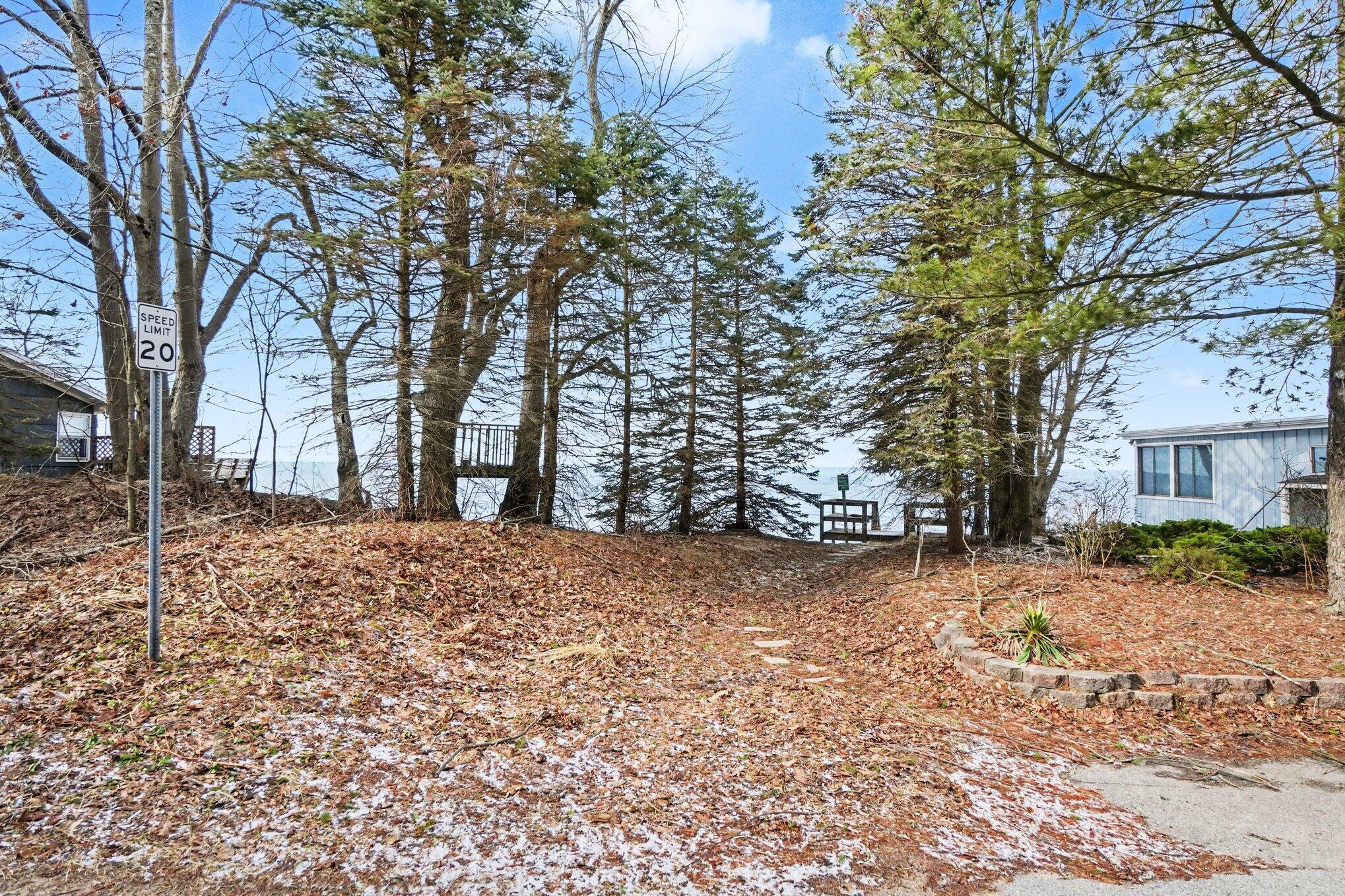 17812 N Shore Estates Road Property Photo 15