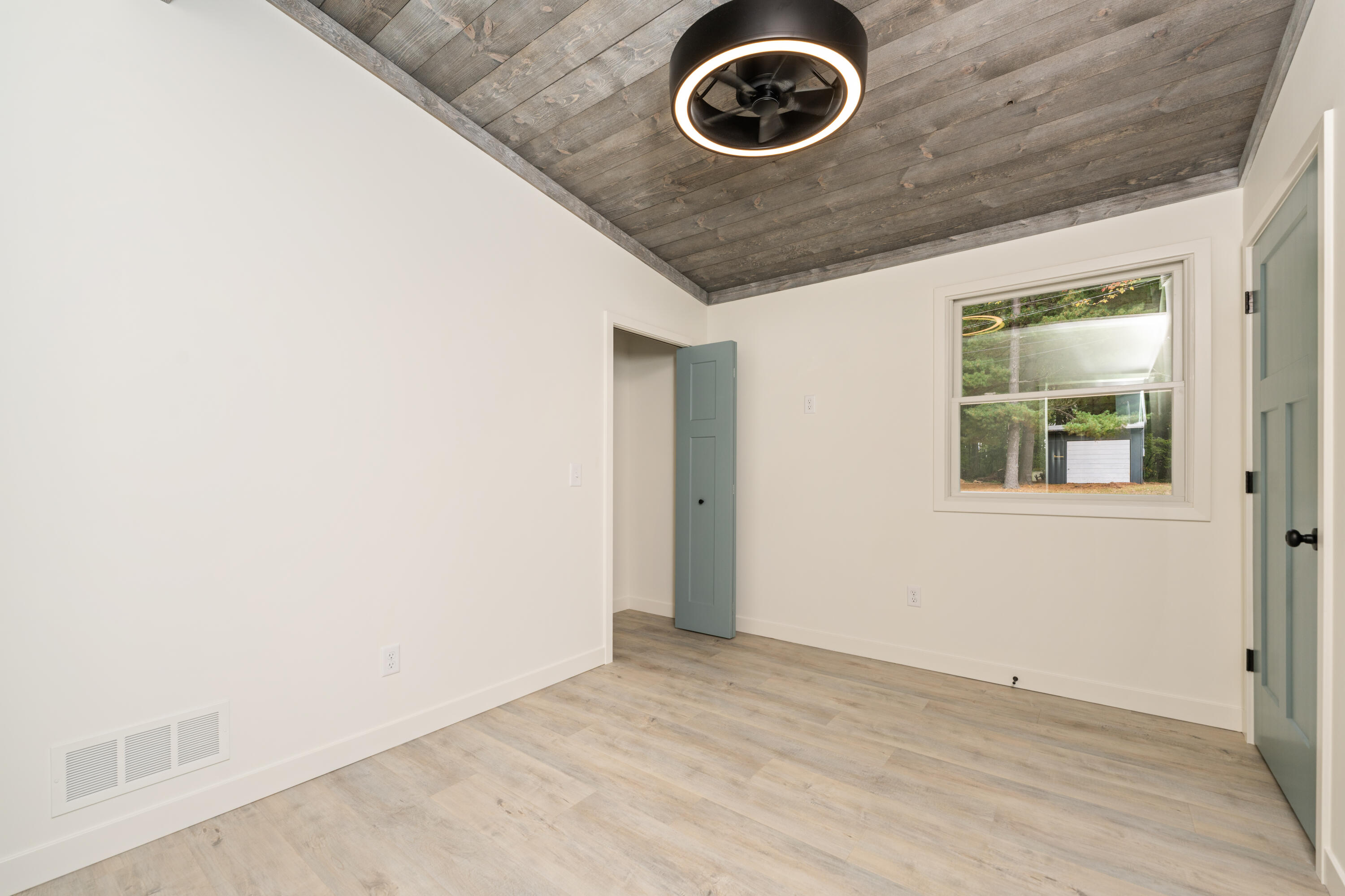 50 E Baseline Road Property Photo 10