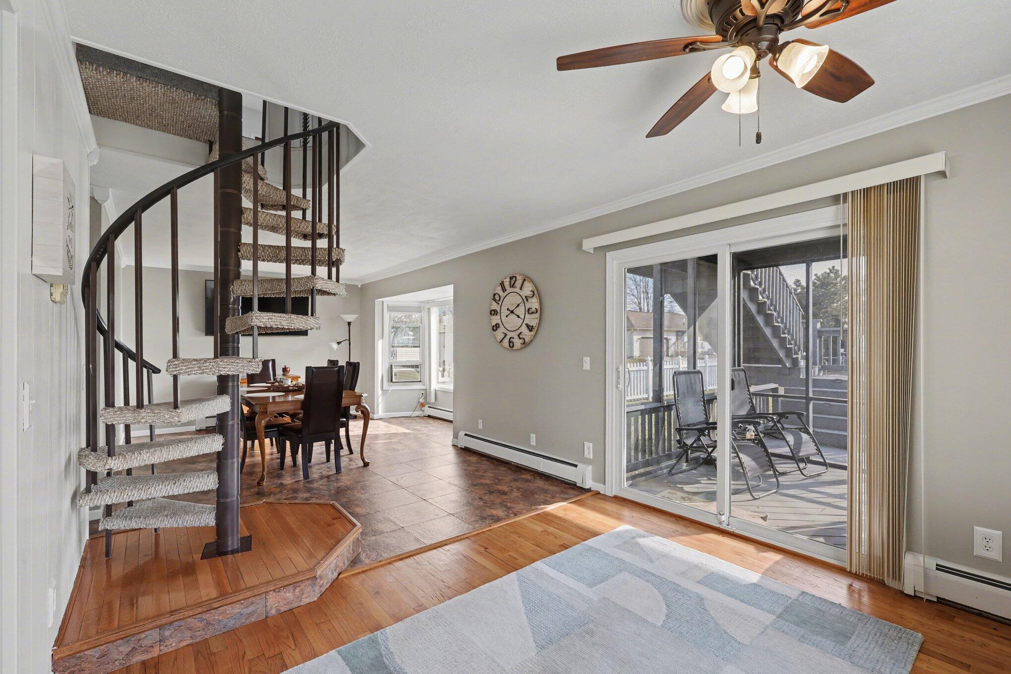 7128 Lazy Lane Property Photo 9