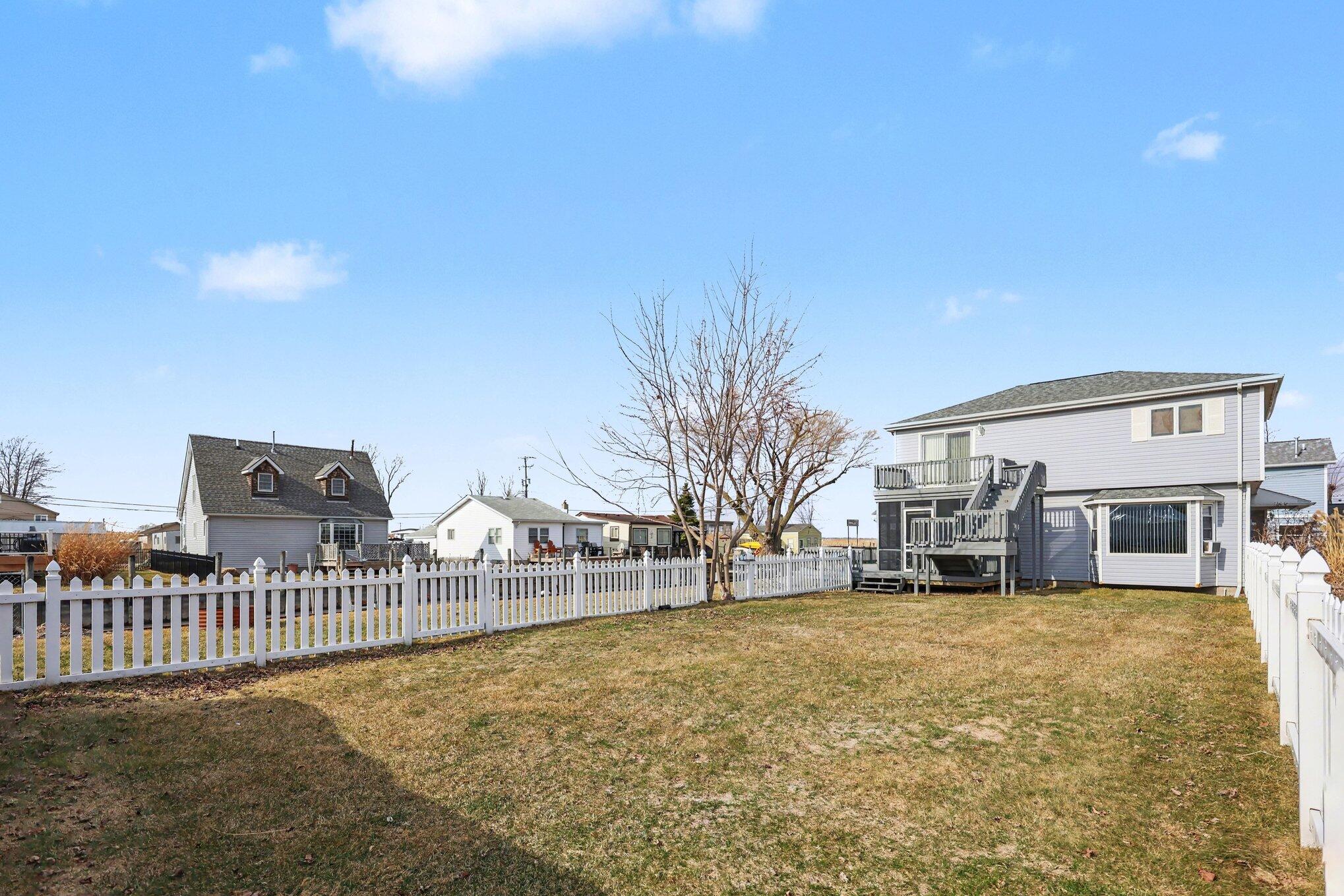 7128 Lazy Lane Property Photo 27