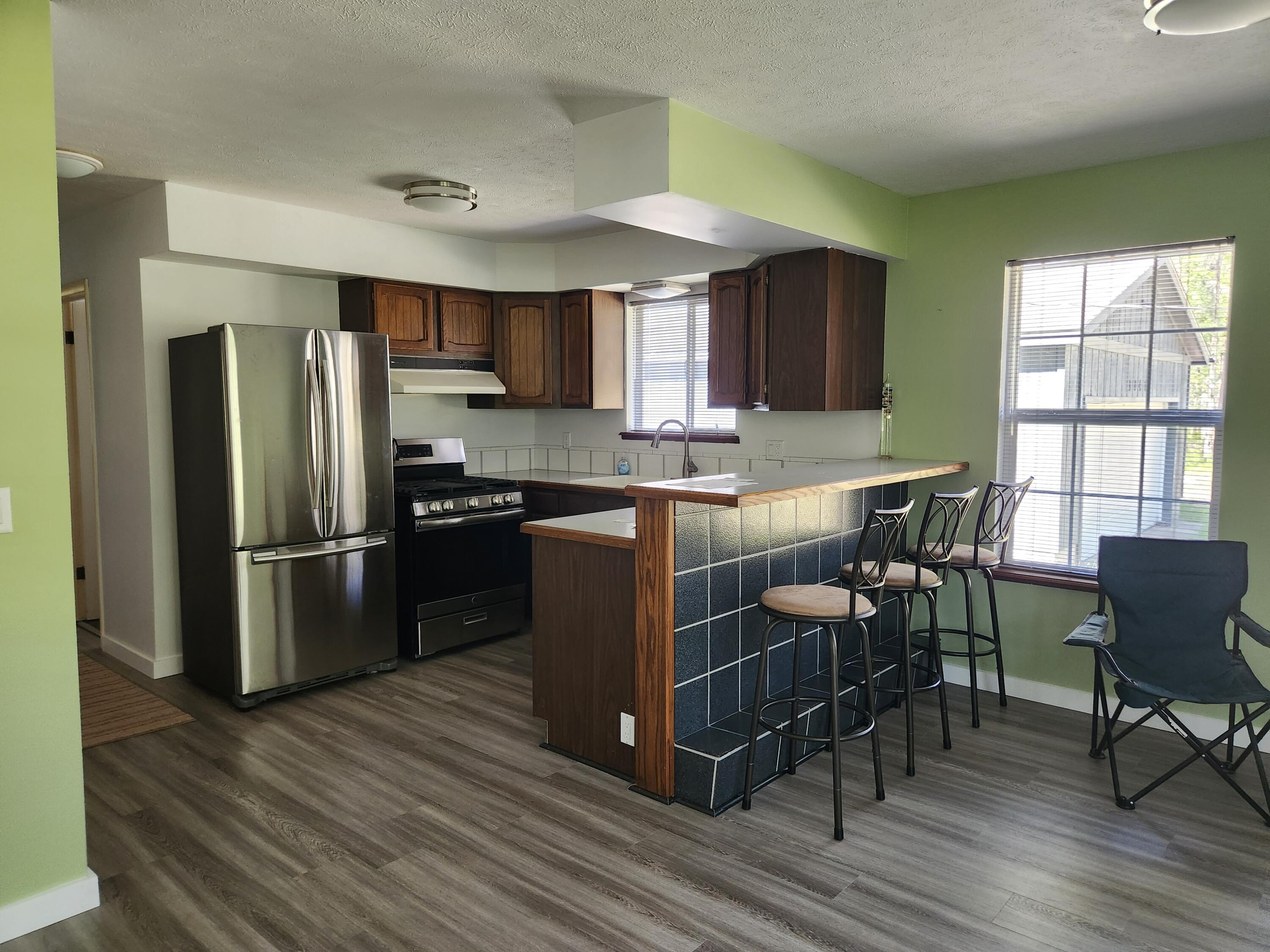 1041 Wolf Lake Drive Property Photo 4