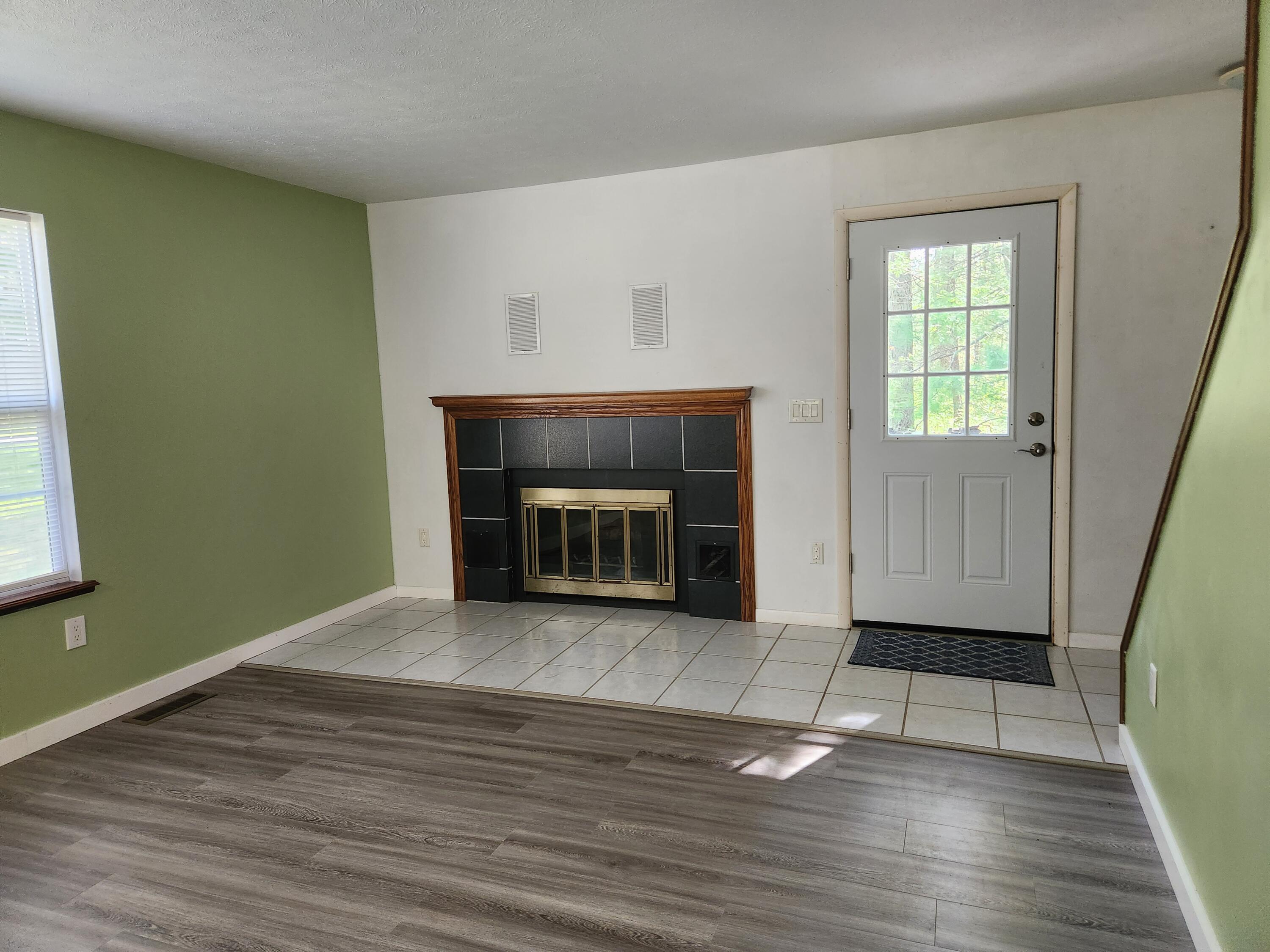 1041 Wolf Lake Drive Property Photo 7