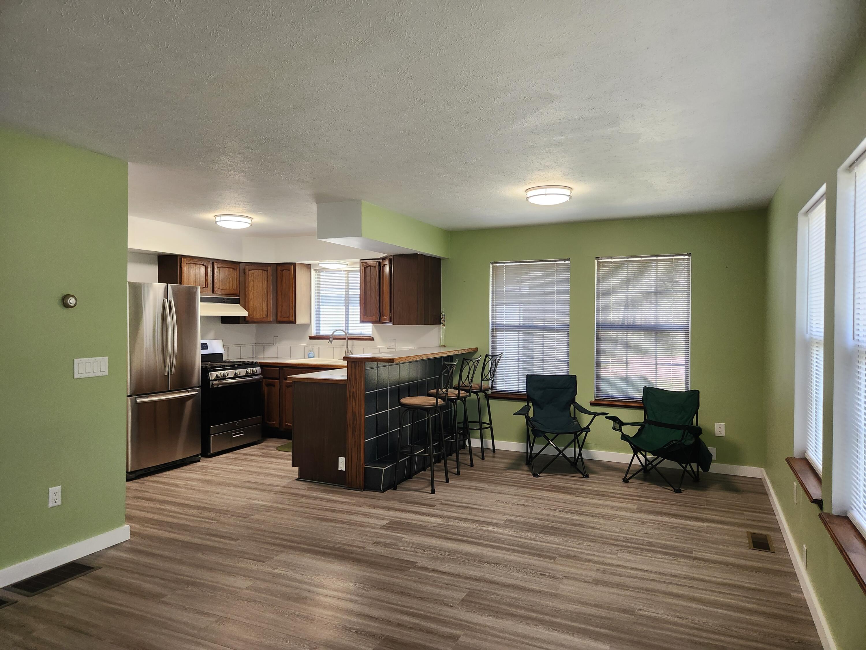 1041 Wolf Lake Drive Property Photo 8