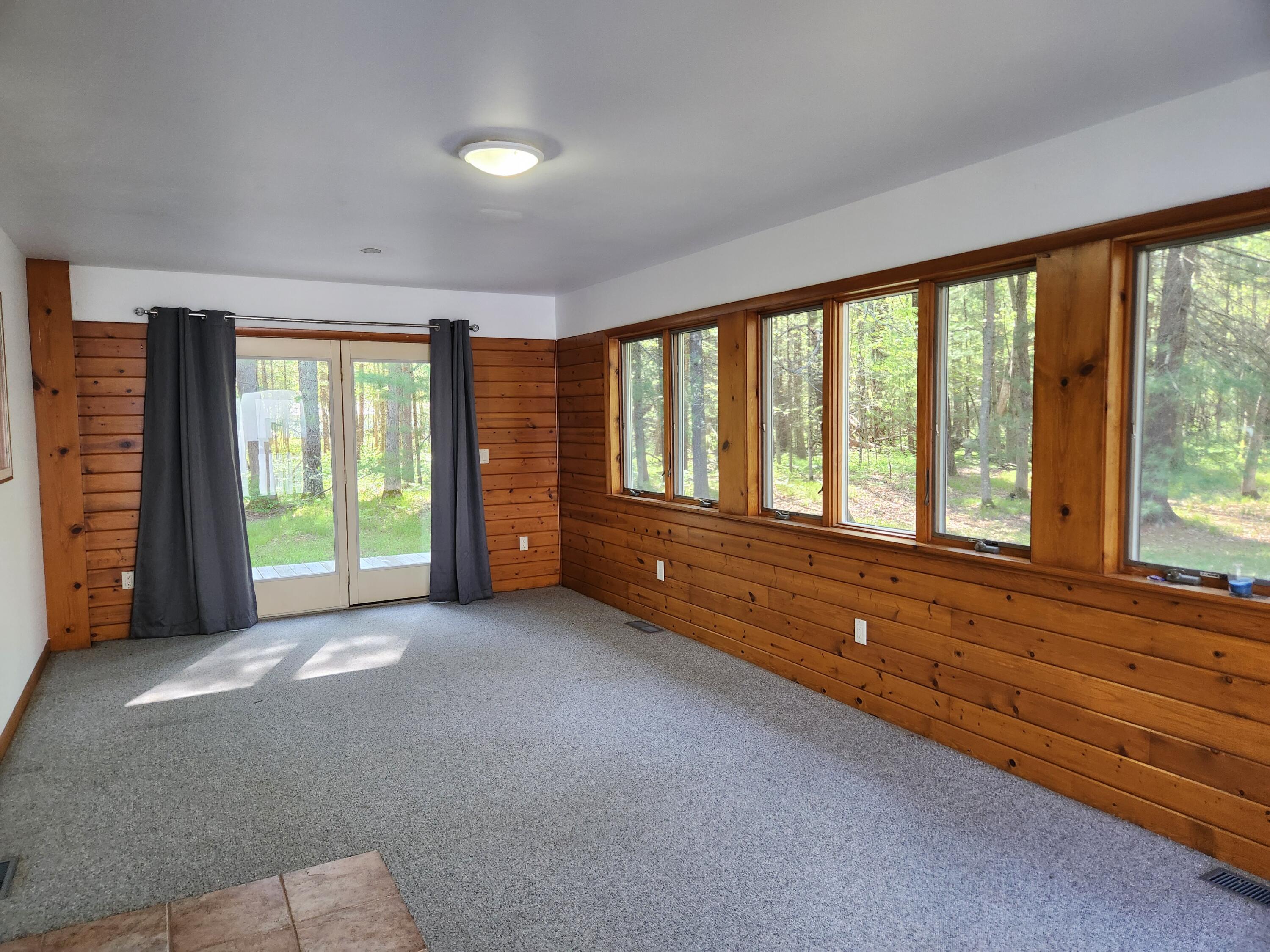 1041 Wolf Lake Drive Property Photo 11