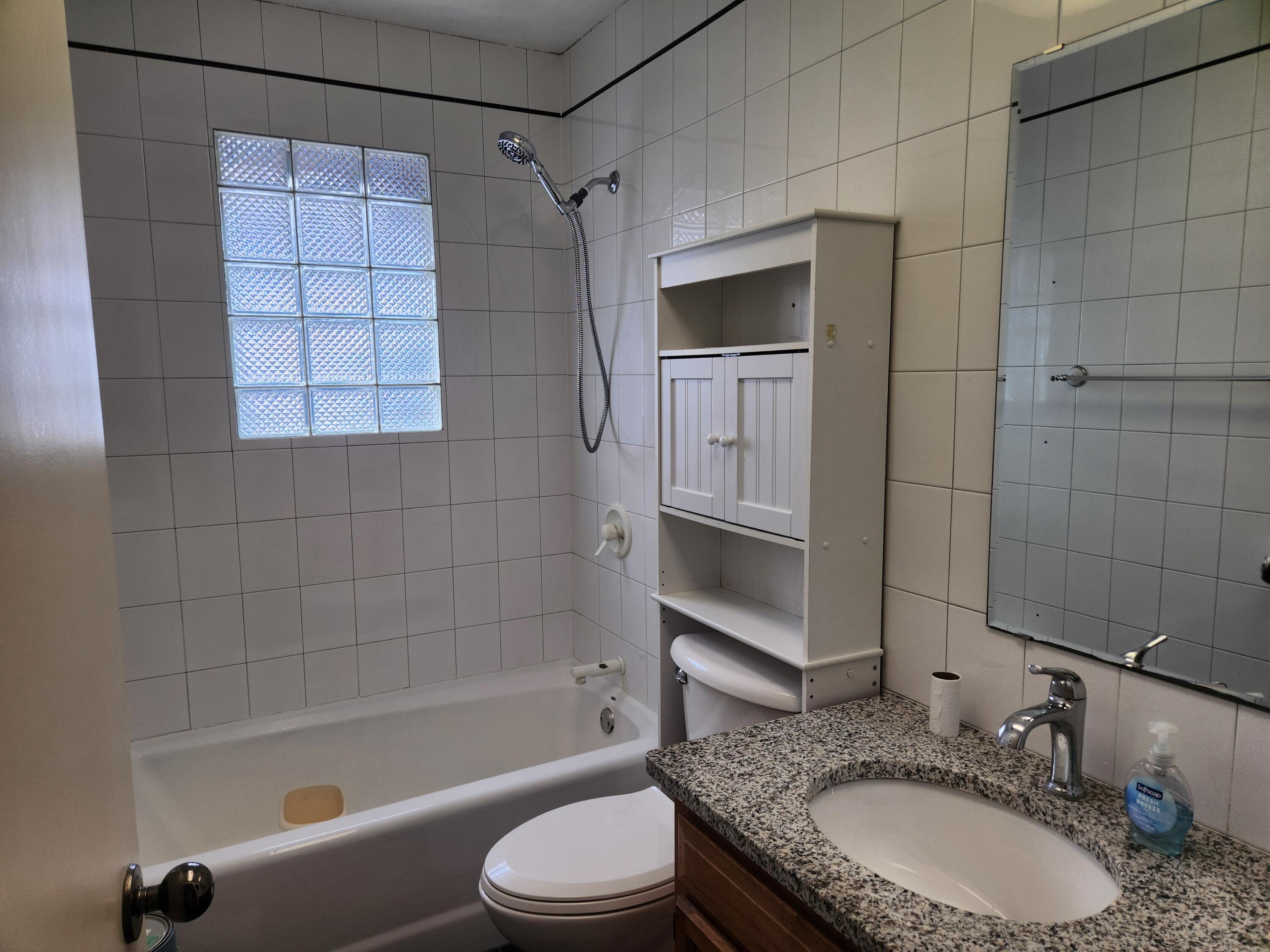 1041 Wolf Lake Drive Property Photo 14