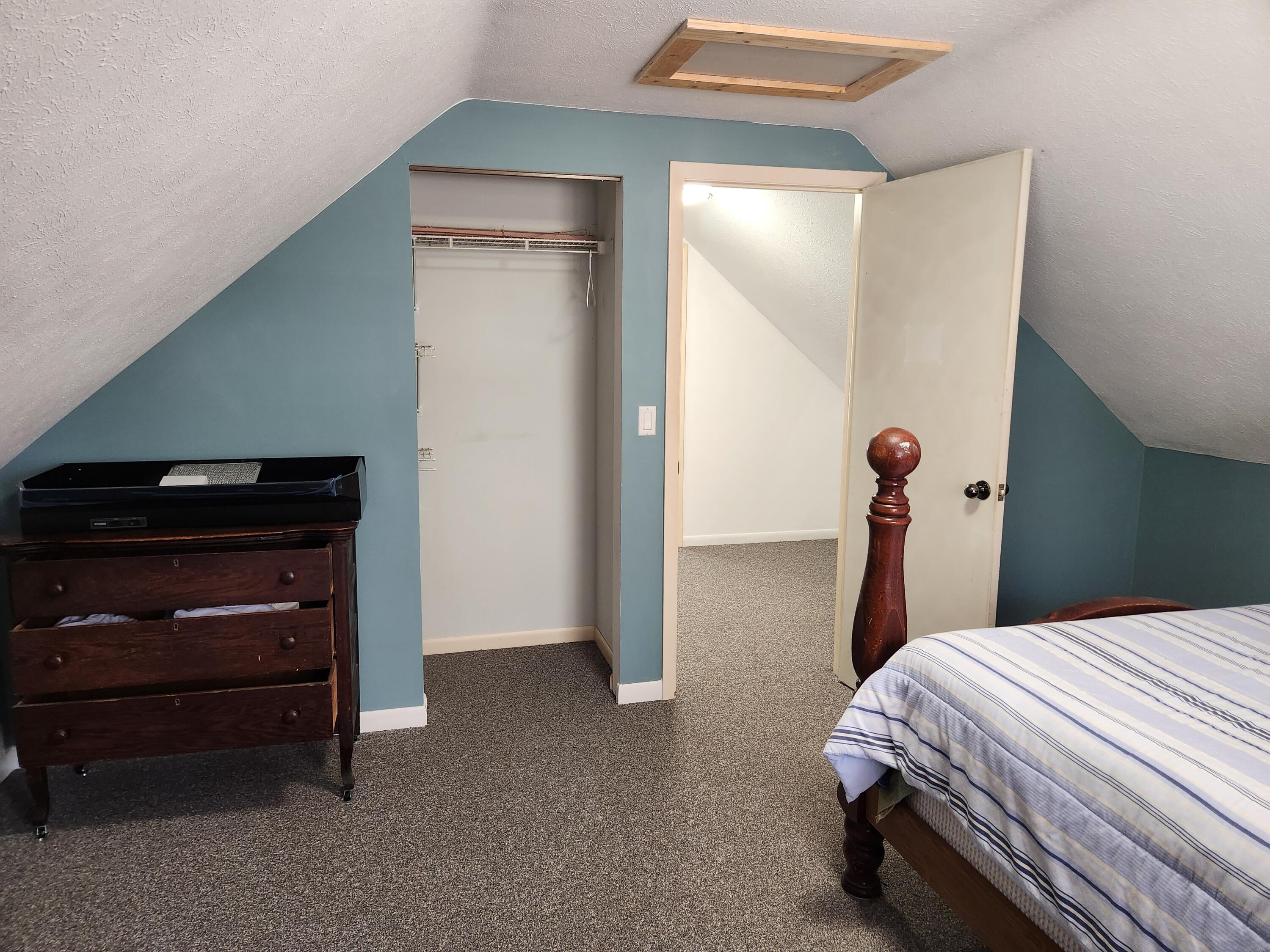 1041 Wolf Lake Drive Property Photo 17