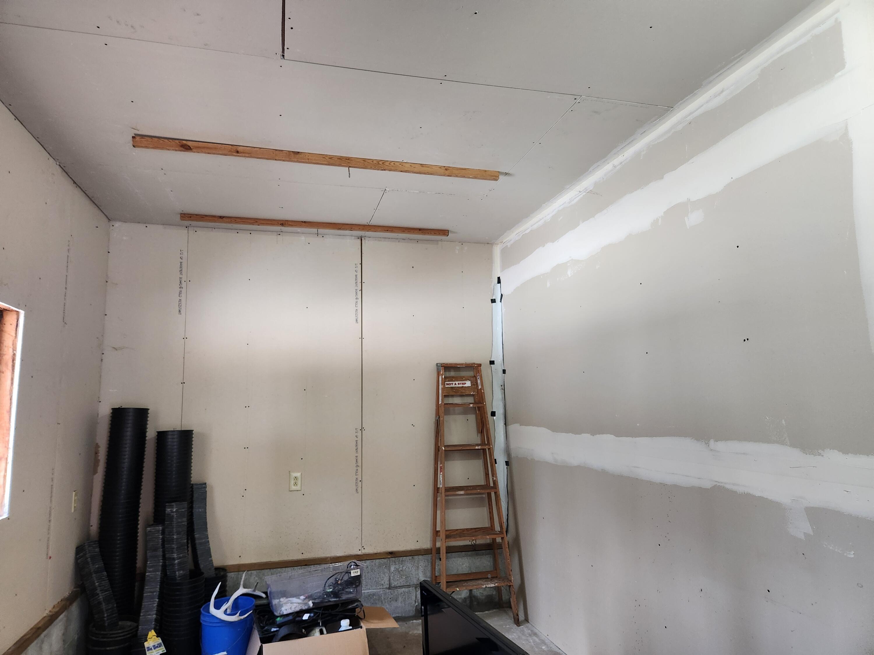 1041 Wolf Lake Drive Property Photo 24