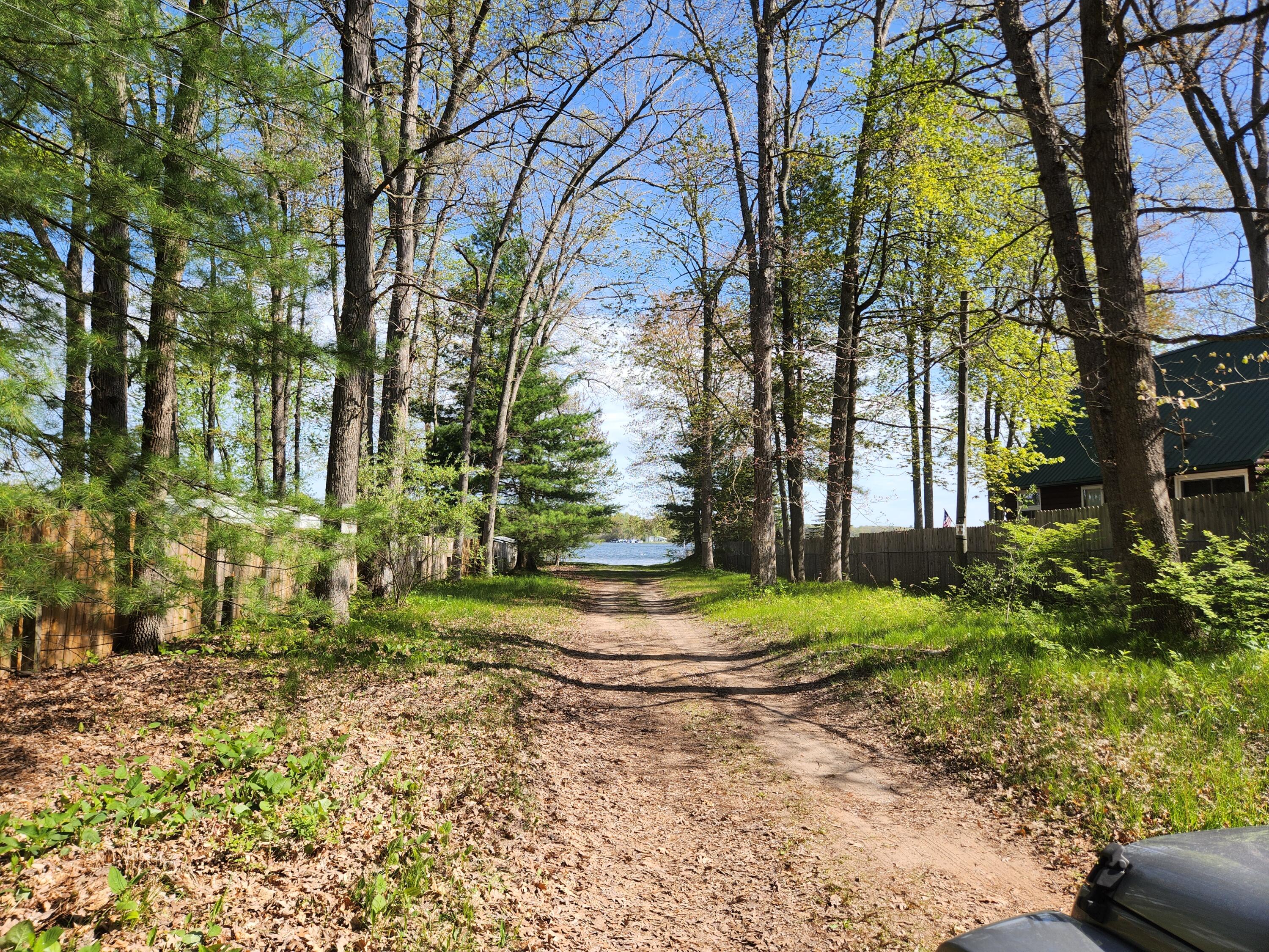 1041 Wolf Lake Drive Property Photo 28