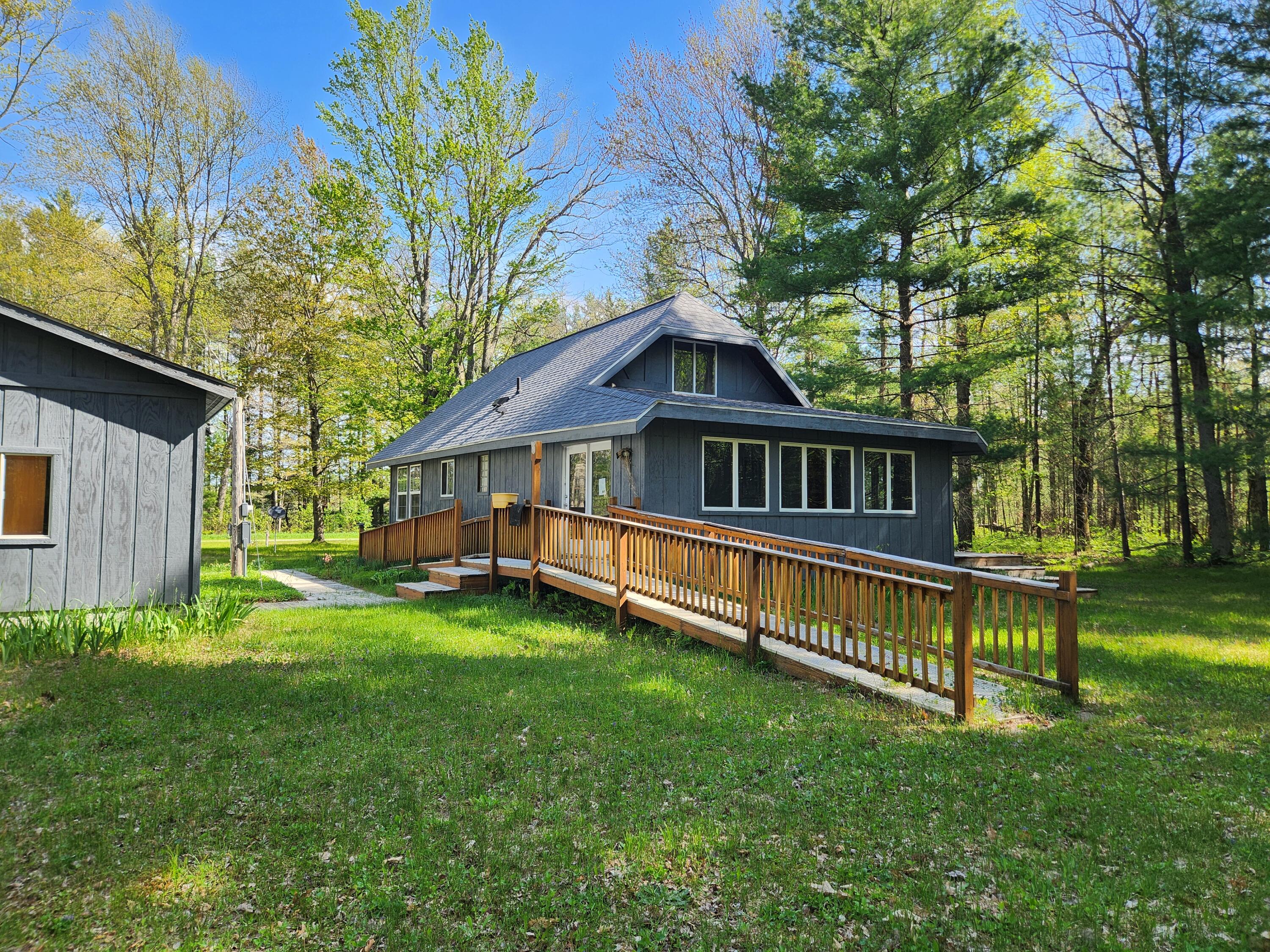 1041 Wolf Lake Drive Property Photo 32