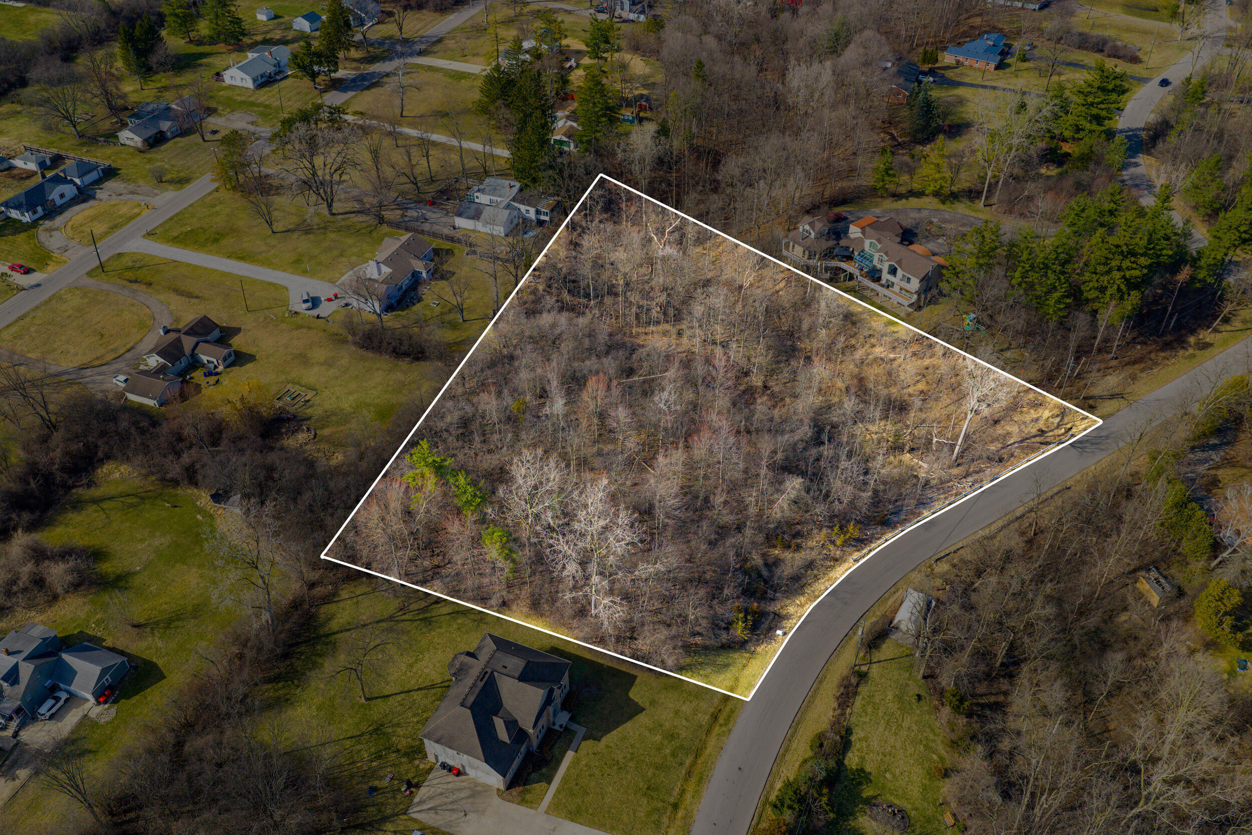 25099 Edgemont Drive Property Photo 2
