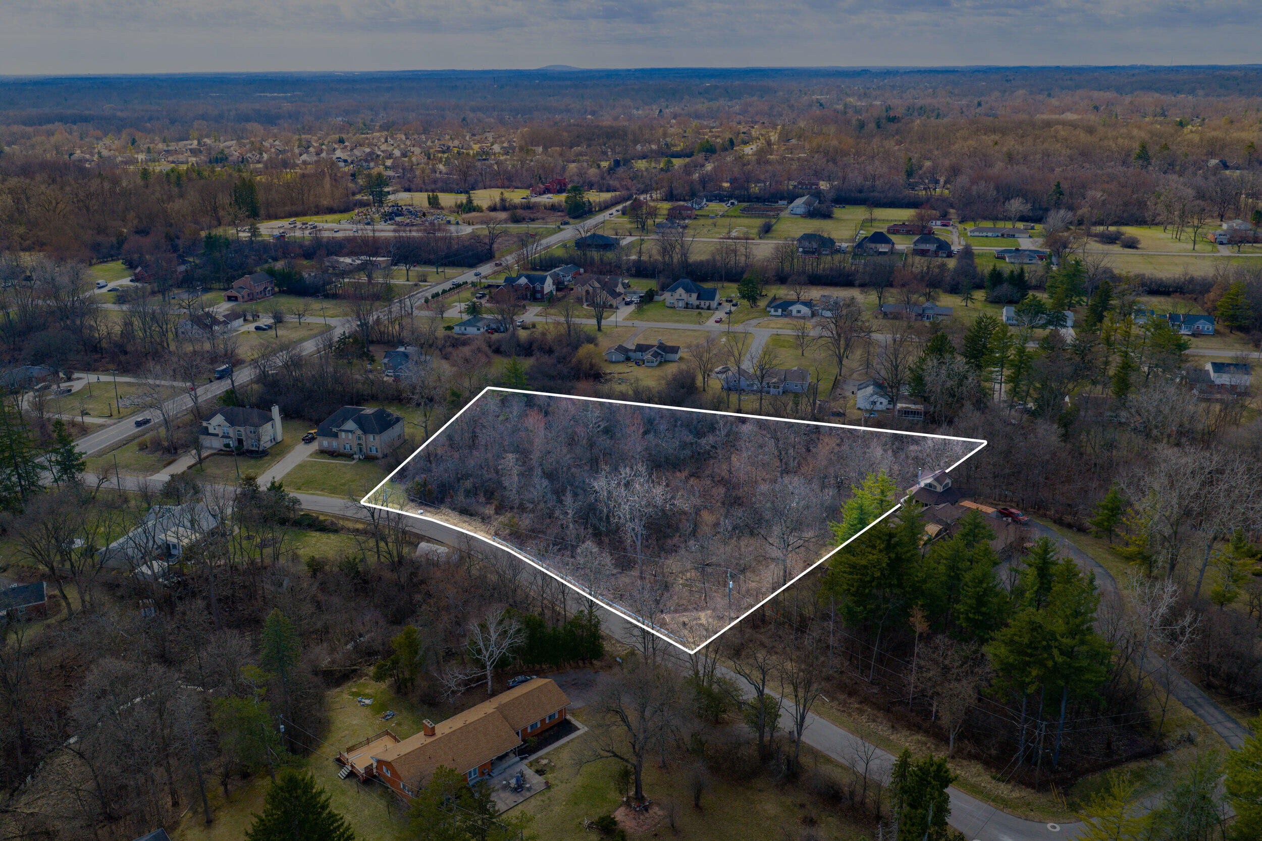 25099 Edgemont Drive Property Photo 4
