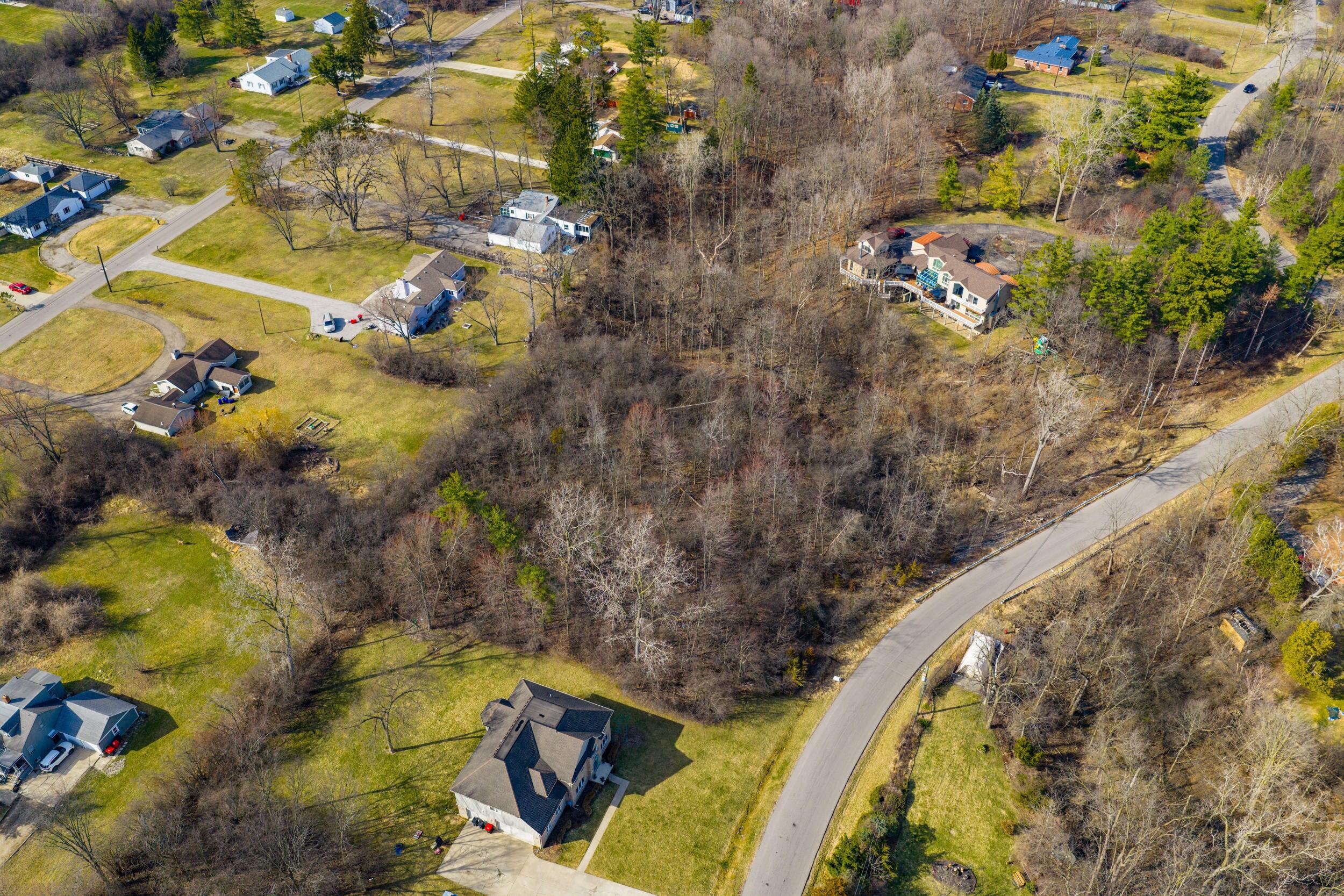 25099 Edgemont Drive Property Photo 5