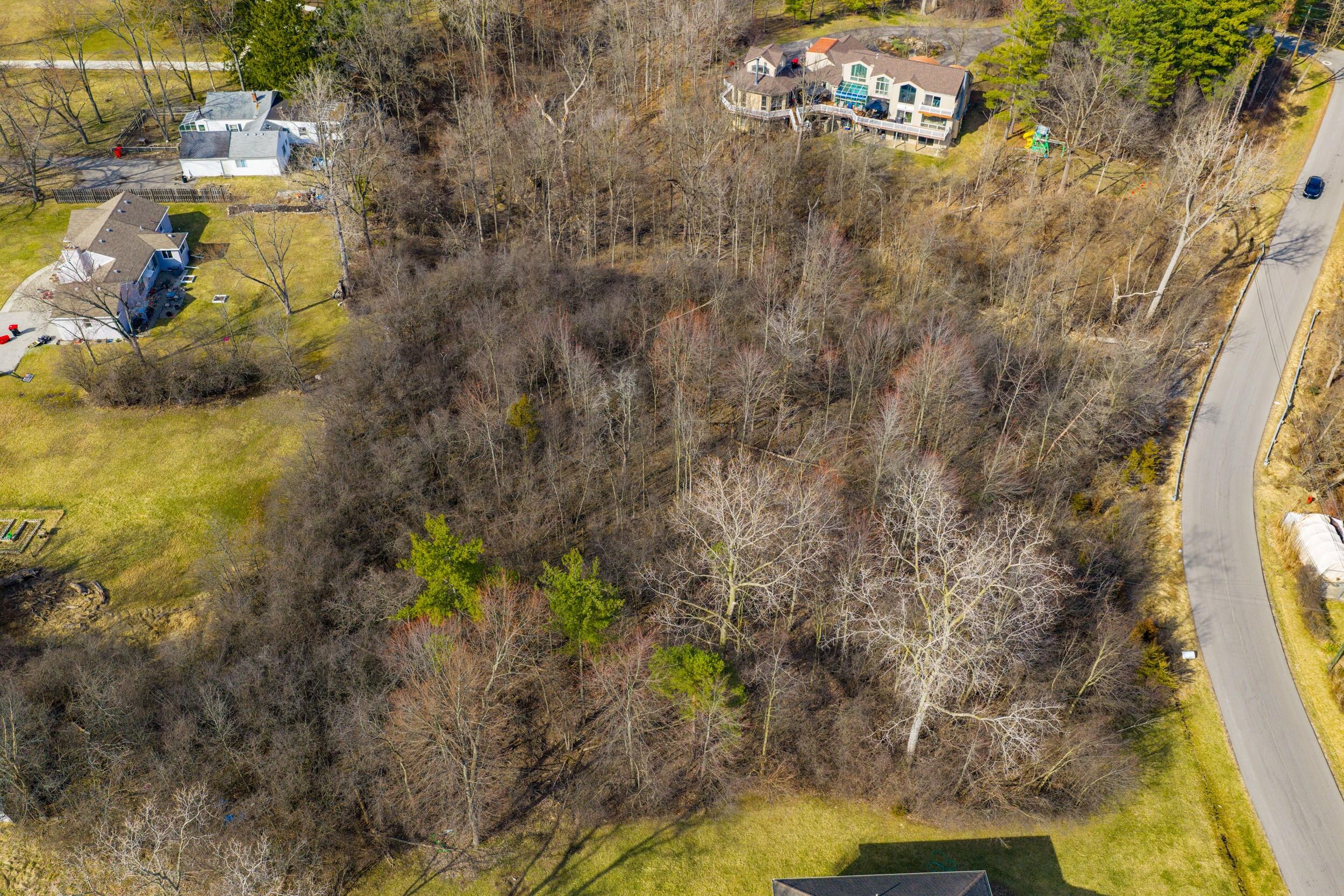 25099 Edgemont Drive Property Photo 12