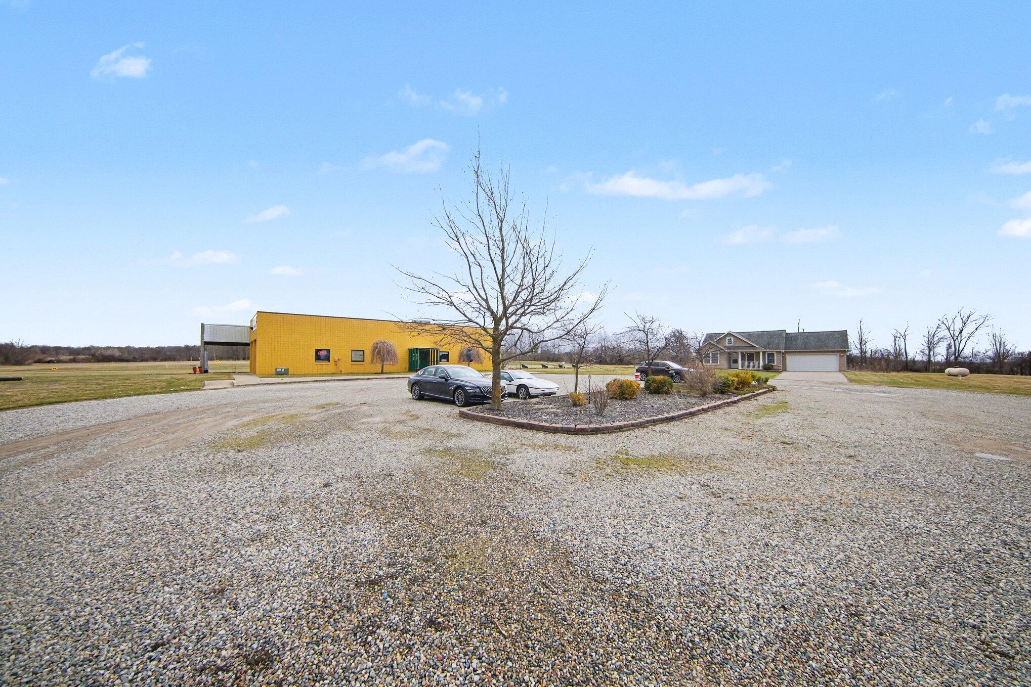 2735 S Zeeb Road Property Photo 29