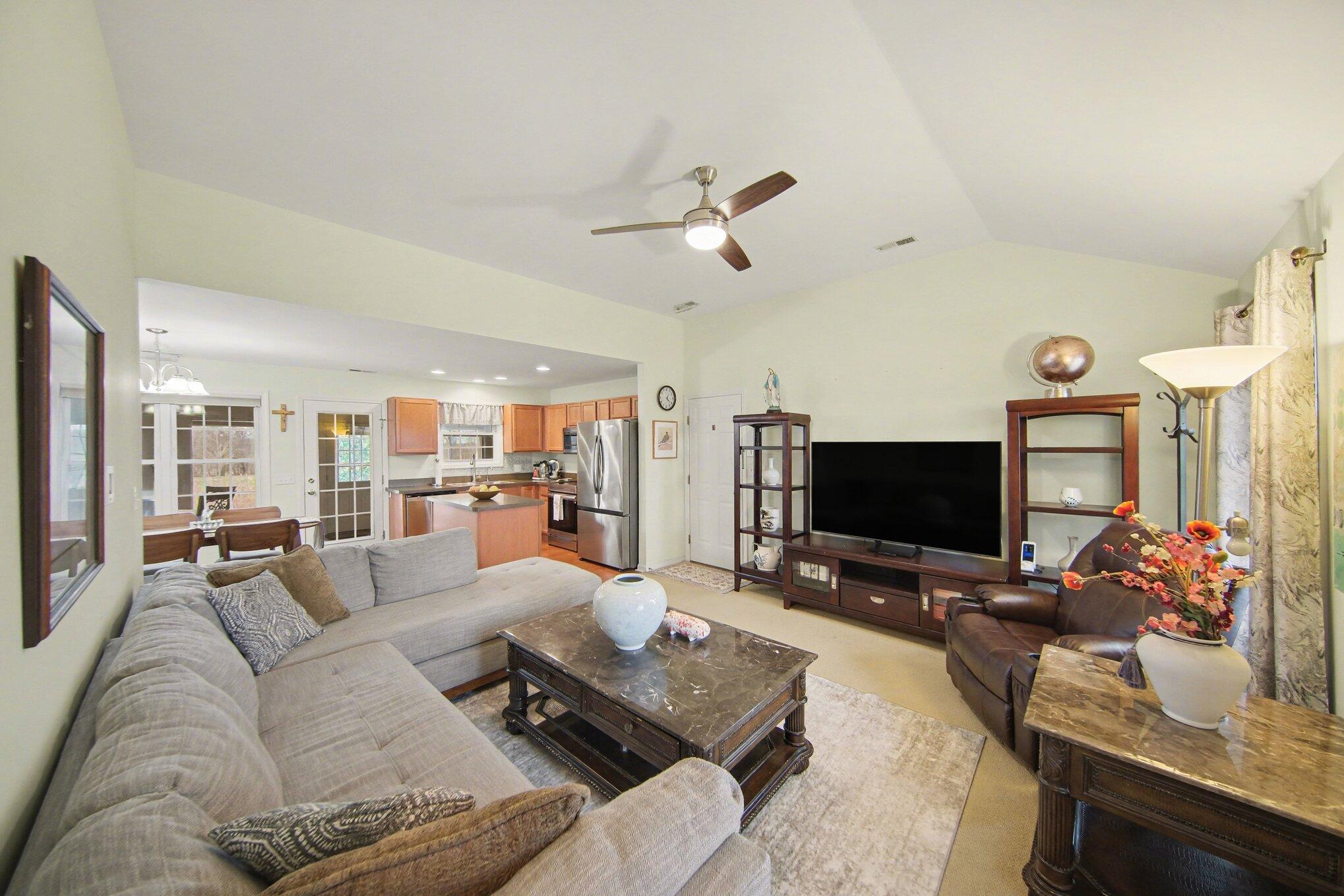 2735 S Zeeb Road Property Photo 34