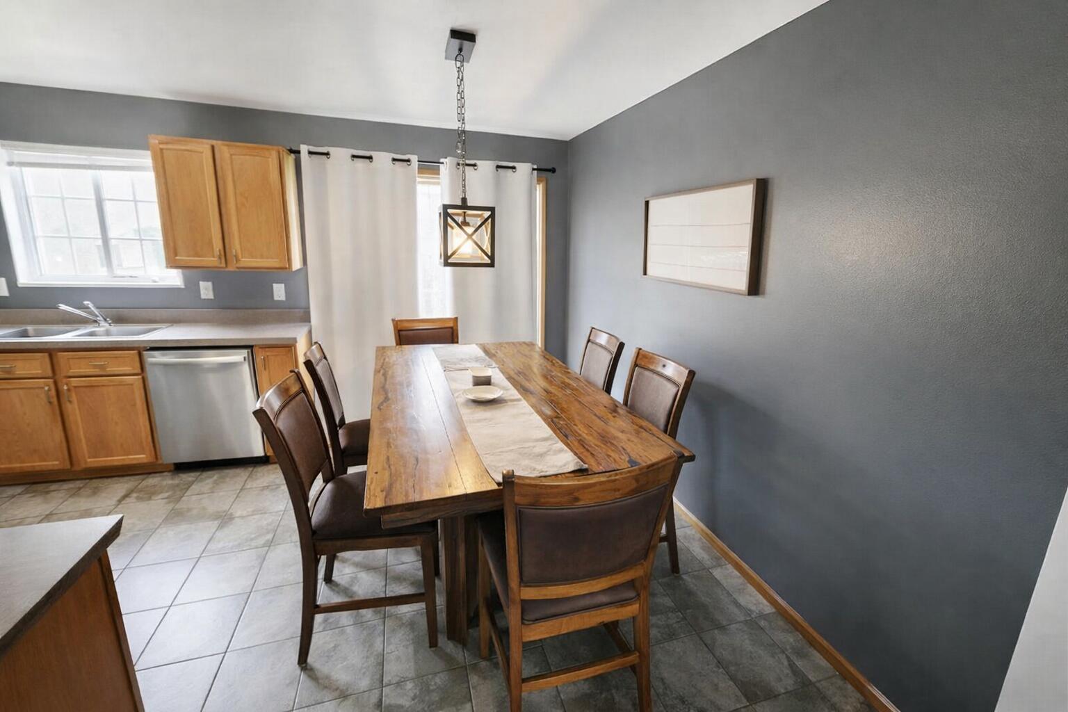 8257 Lockerbie Drive Property Photo 3