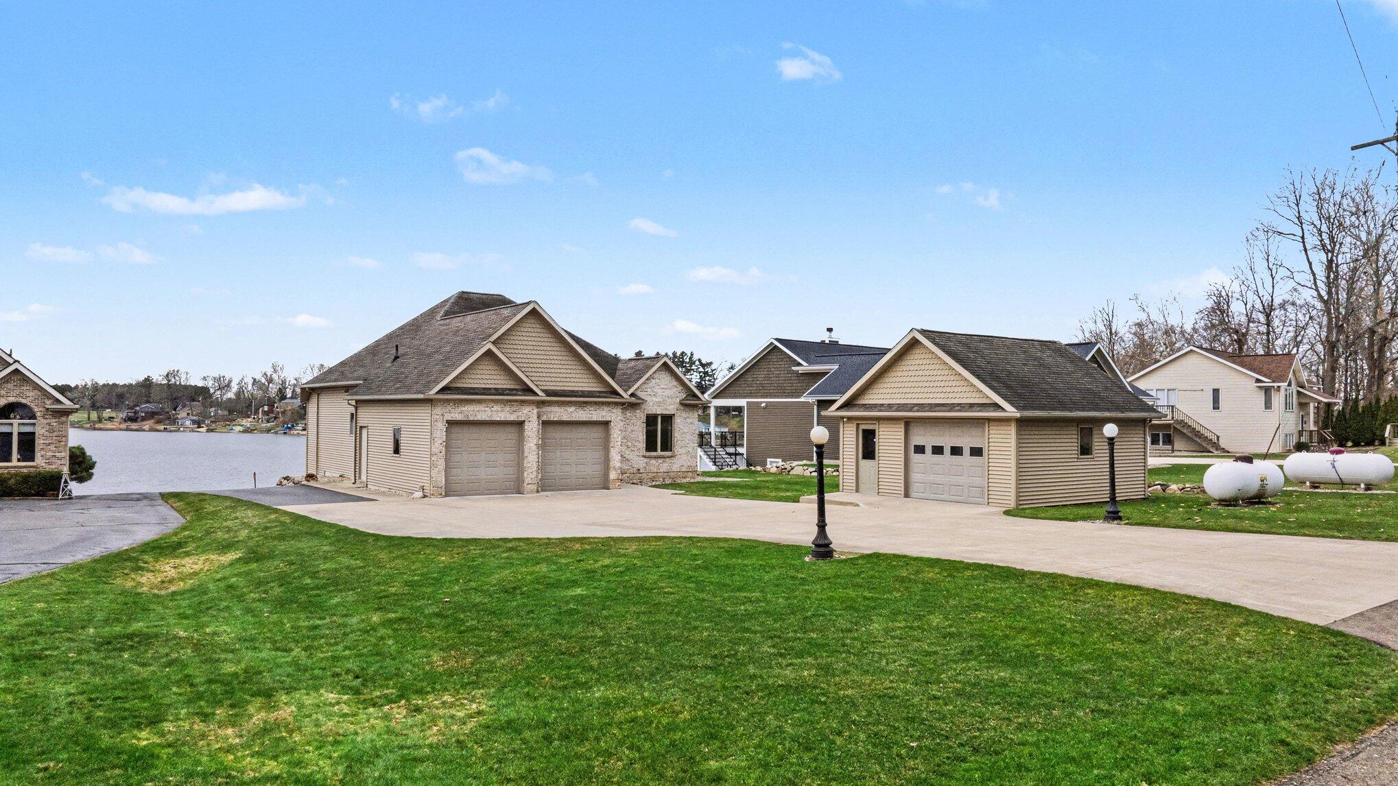 48855 Howard Drive Property Photo 1