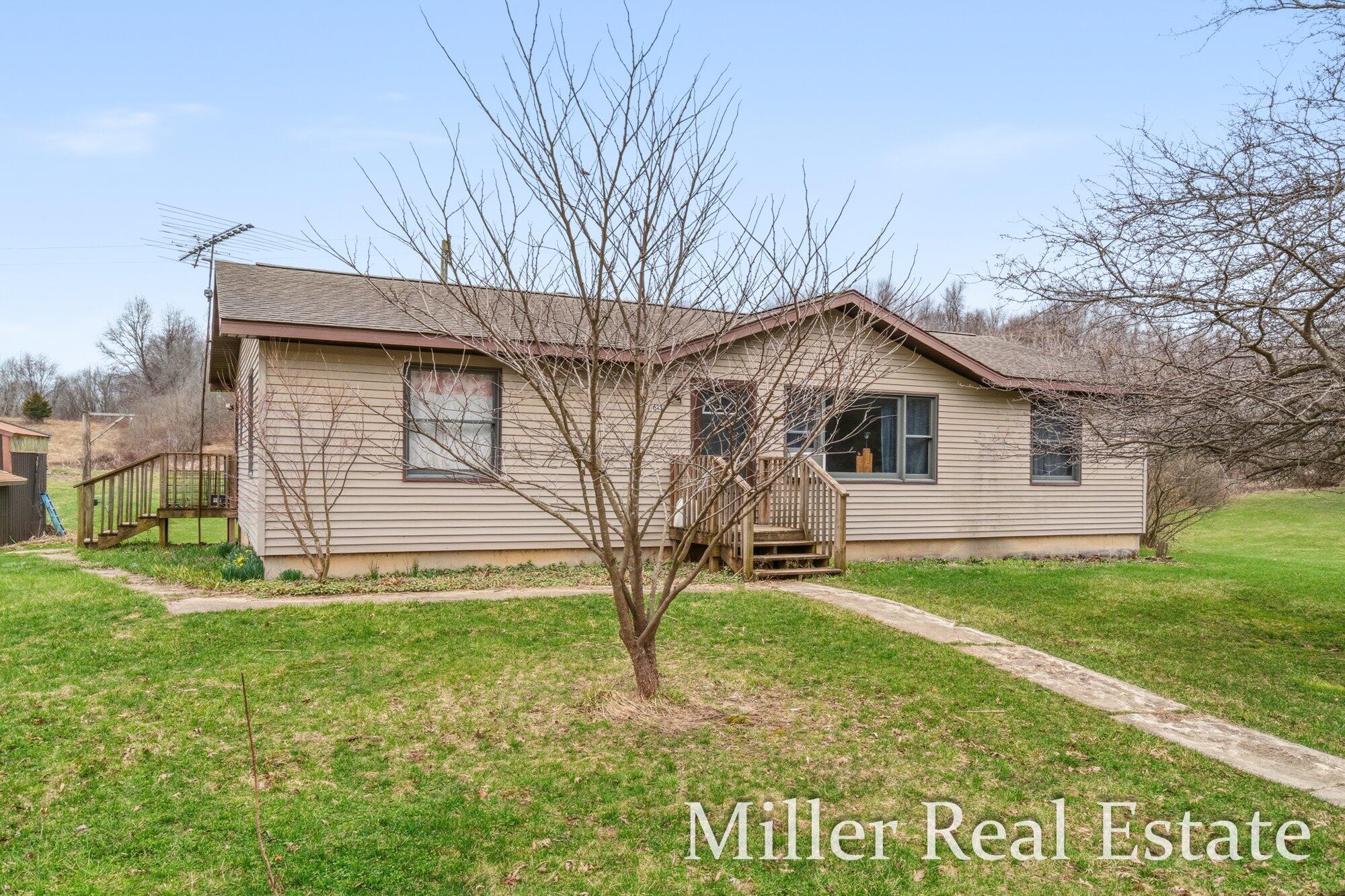6130 Gurd Road Property Photo 2