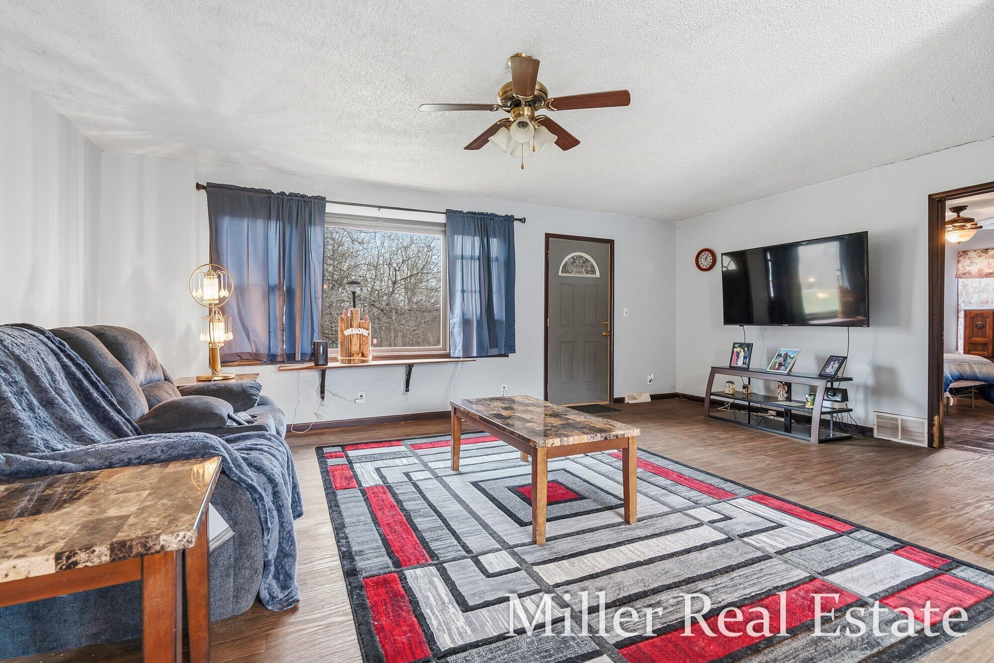 6130 Gurd Road Property Photo 9