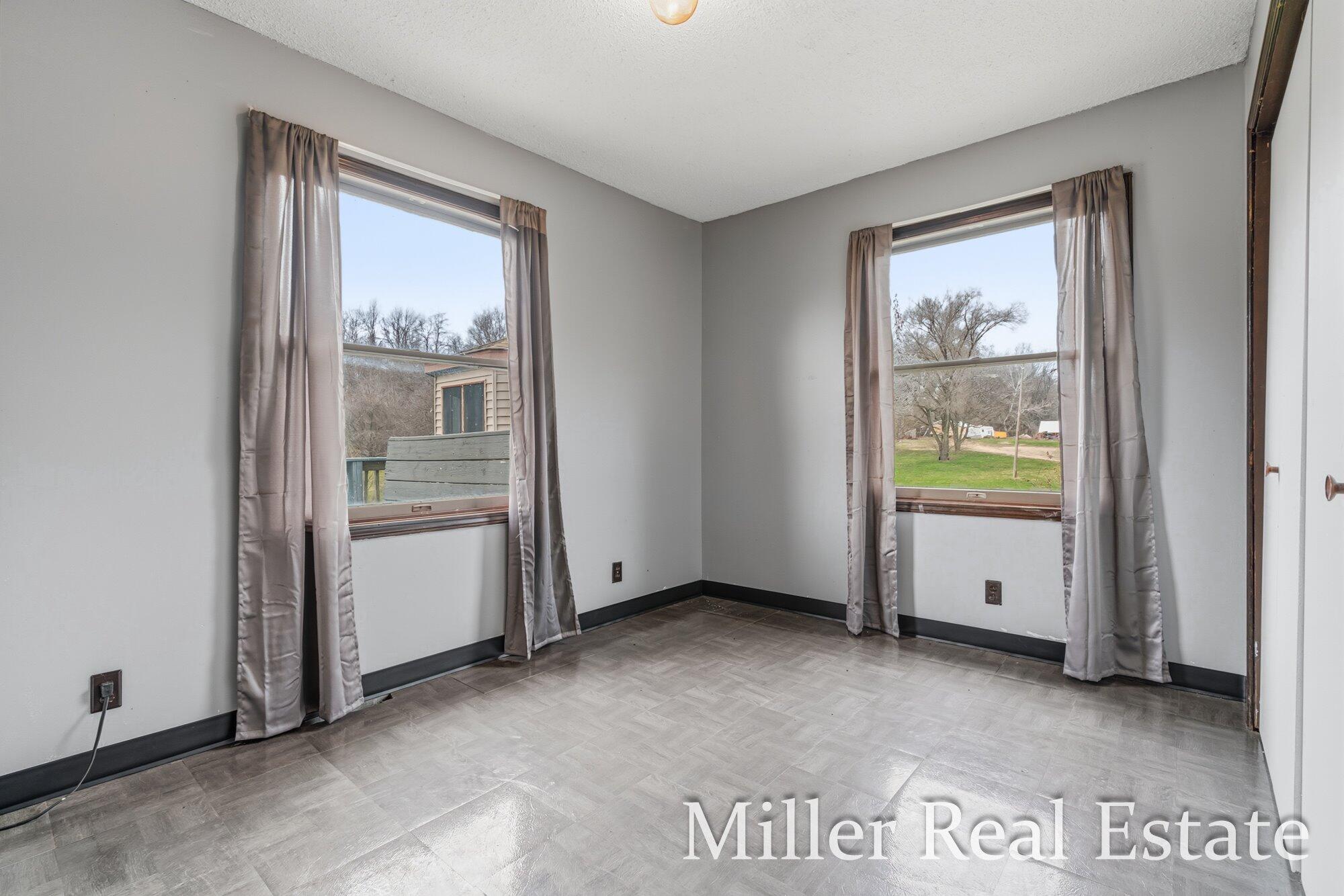 6130 Gurd Road Property Photo 20