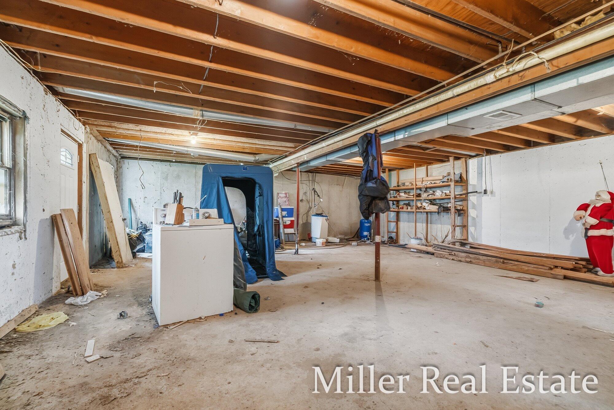 6130 Gurd Road Property Photo 23