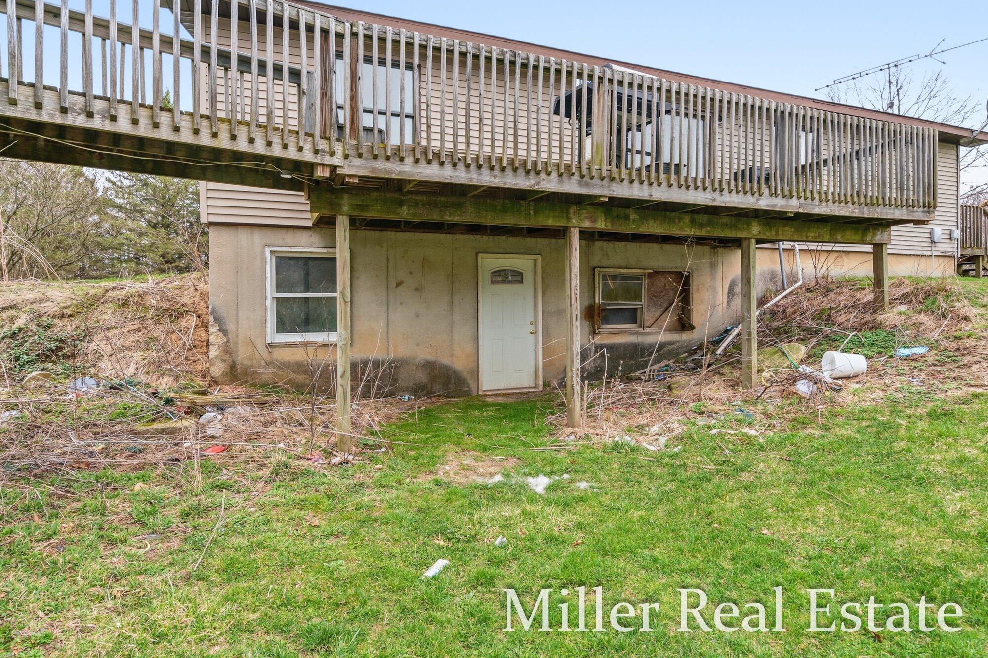 6130 Gurd Road Property Photo 28