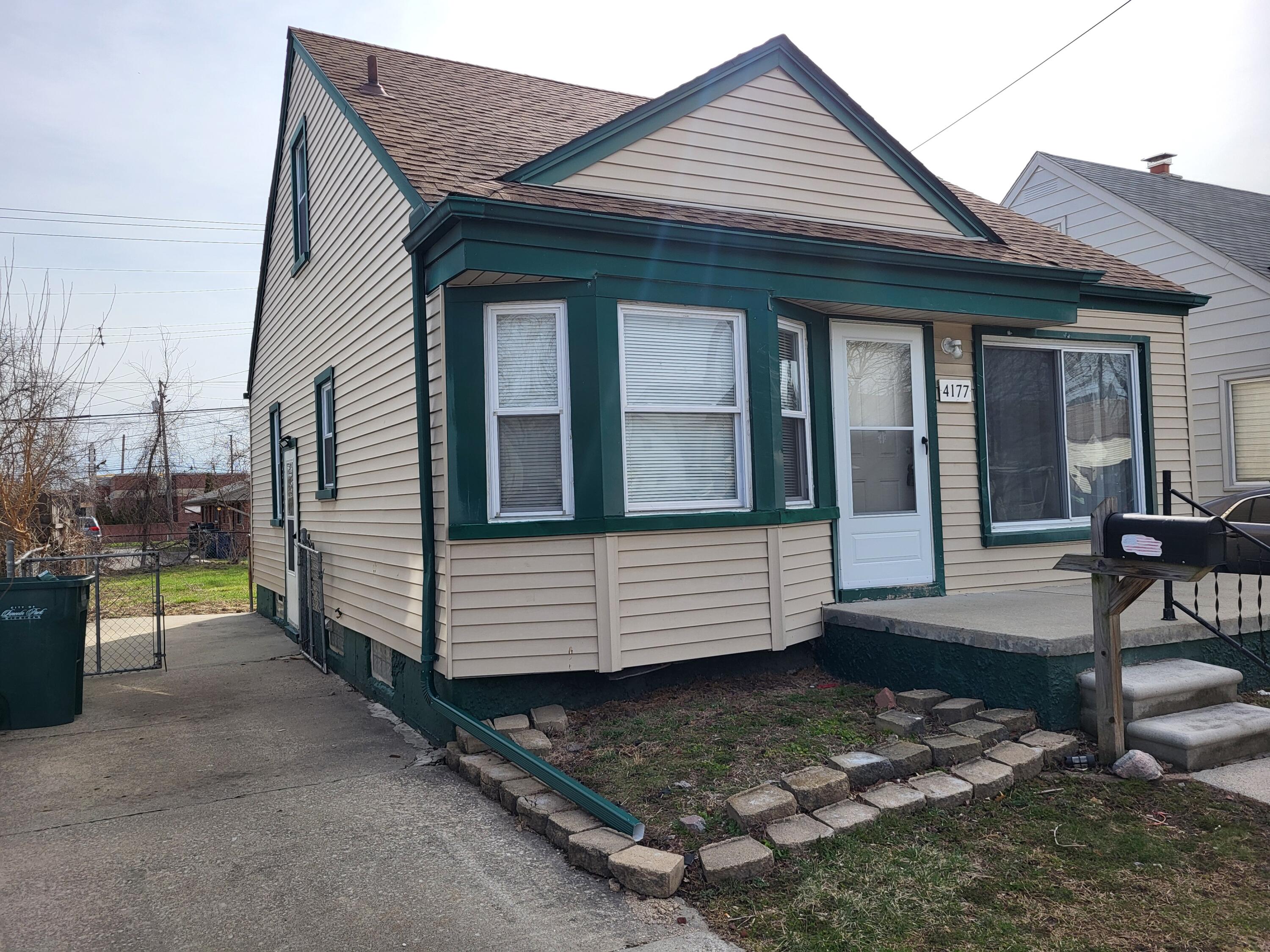 4177 Hubbard Avenue Property Photo 2